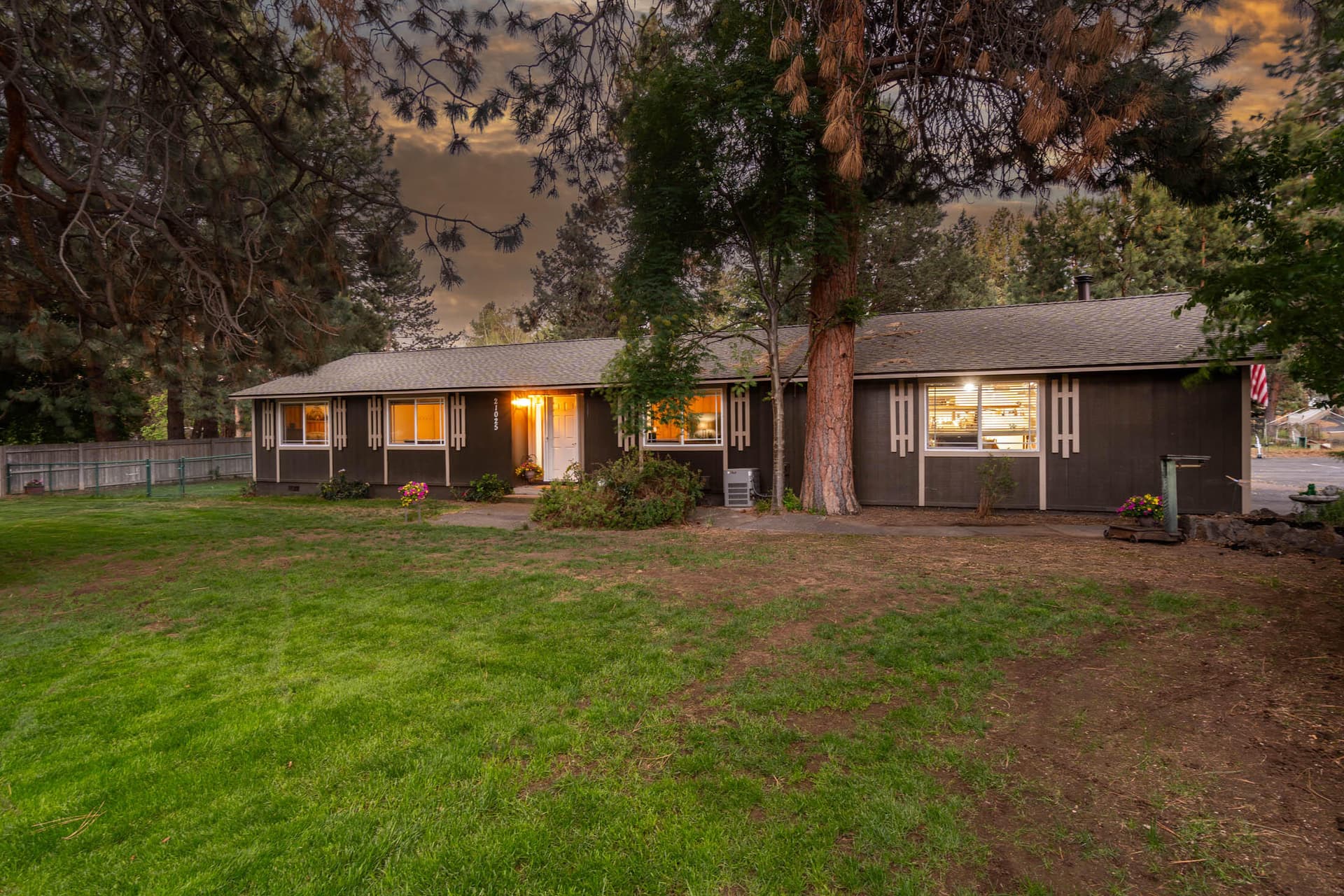 Main Photo. Photo 1 of 26, 21025 Denning Drive, Bend, OR 97702