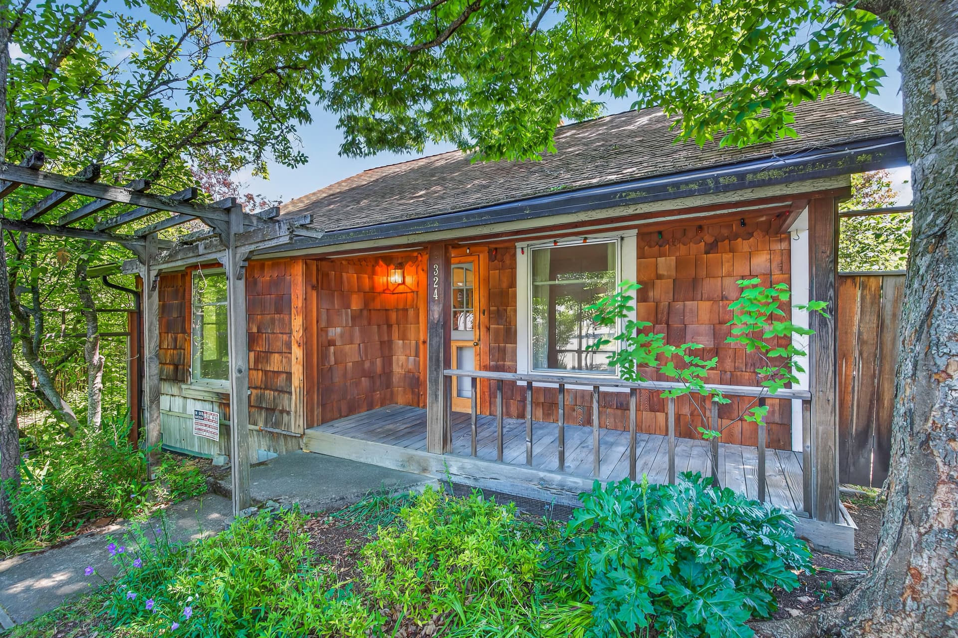 324 Liberty Street, Ashland, OR 97520. Photo 1 of 33, 324 Liberty Street, Ashland, OR 97520