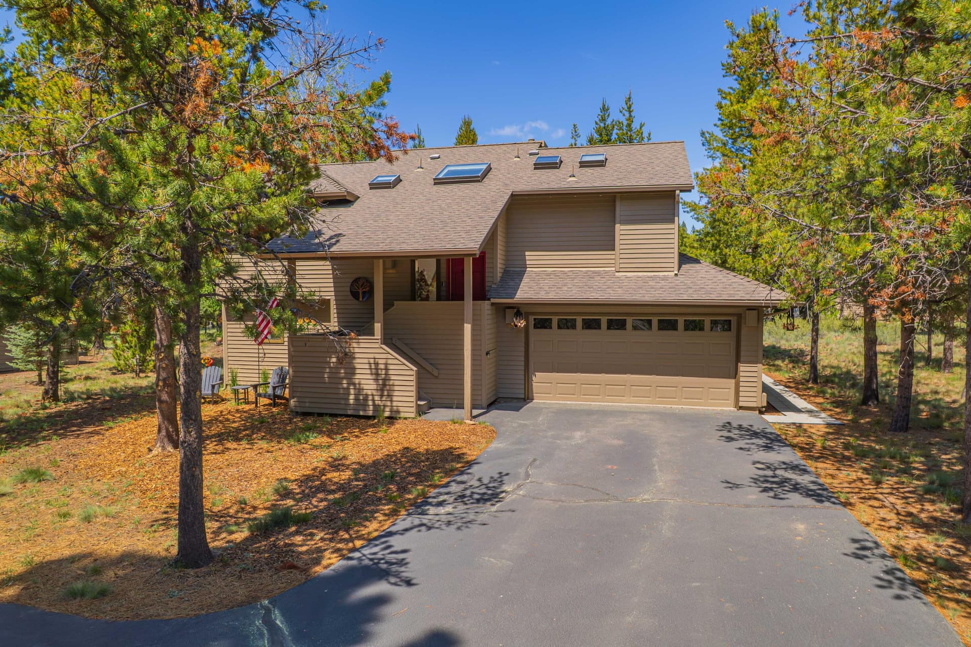 sandtrap-lane-front-exterior. Photo 4 of 61, 17916 Sandtrap Lane, Sunriver, OR 97707
