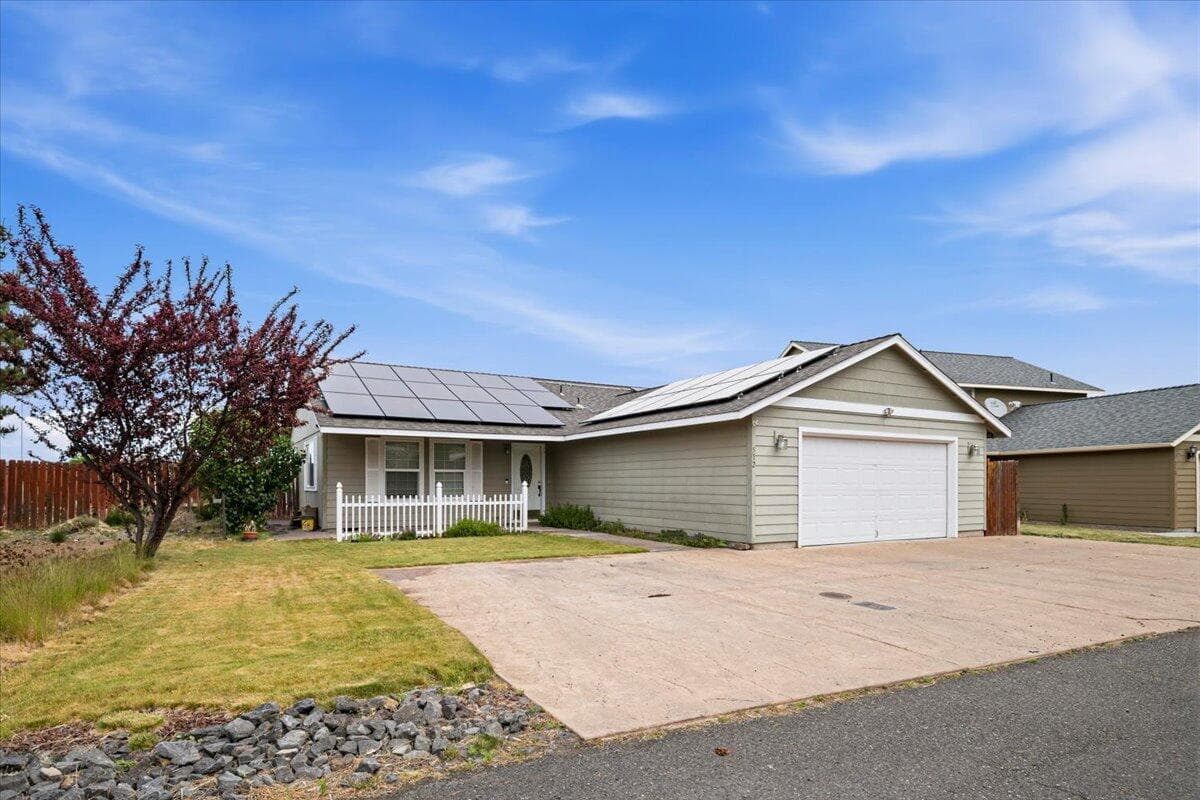 21-512 SE Ponderosa Dr, Madras-21. Photo 1 of 21, 512 SE Ponderosa Drive, Madras, OR 97741