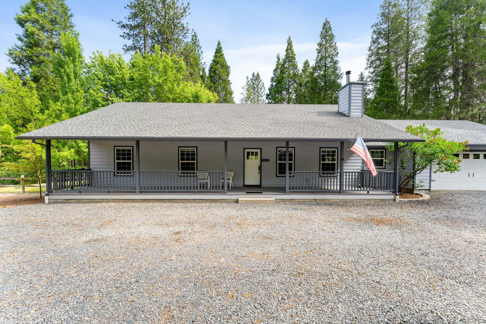 3. Photo 3 of 45, 5876 Donaldson Road, Grants Pass, OR 97526