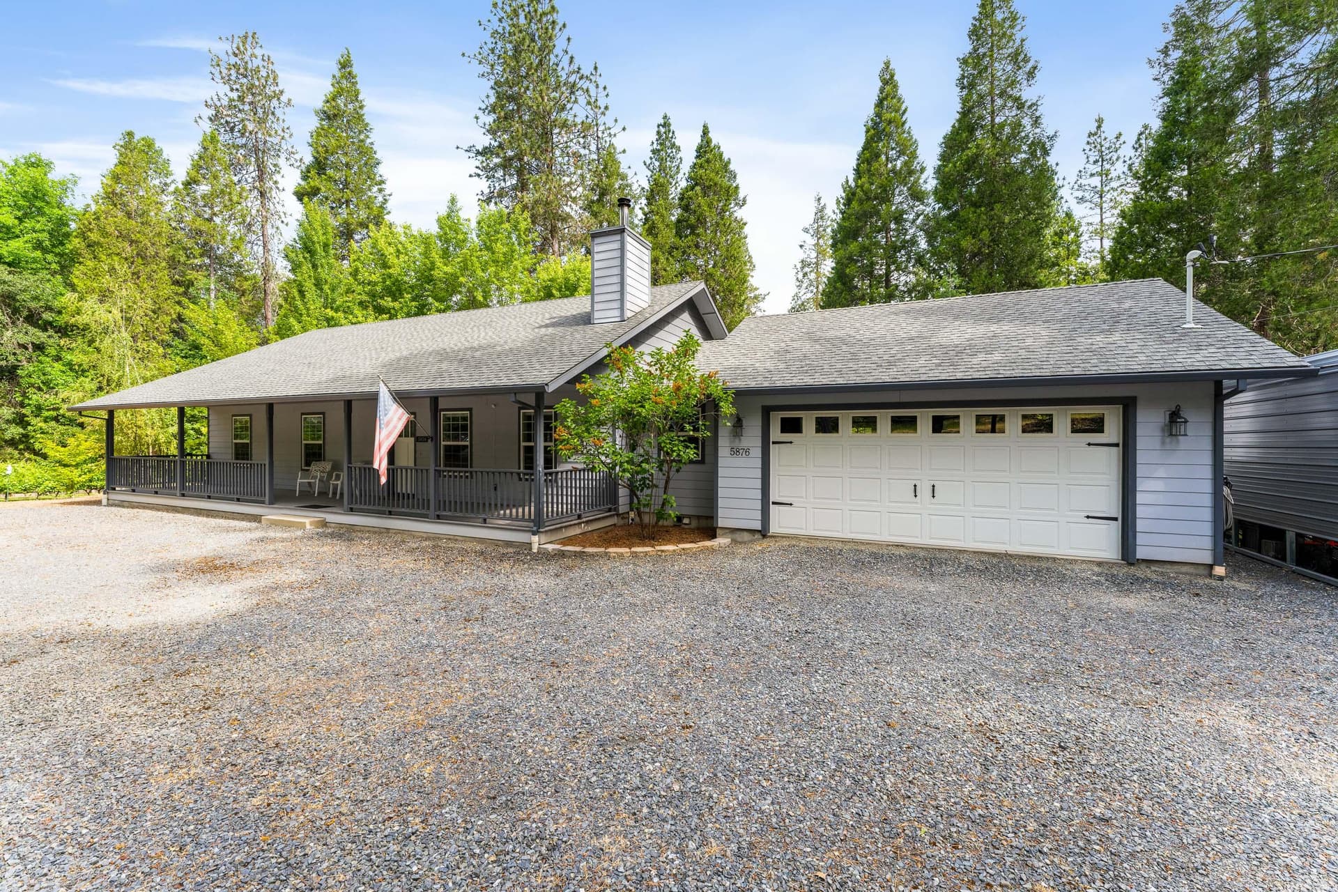2. Photo 2 of 45, 5876 Donaldson Road, Grants Pass, OR 97526