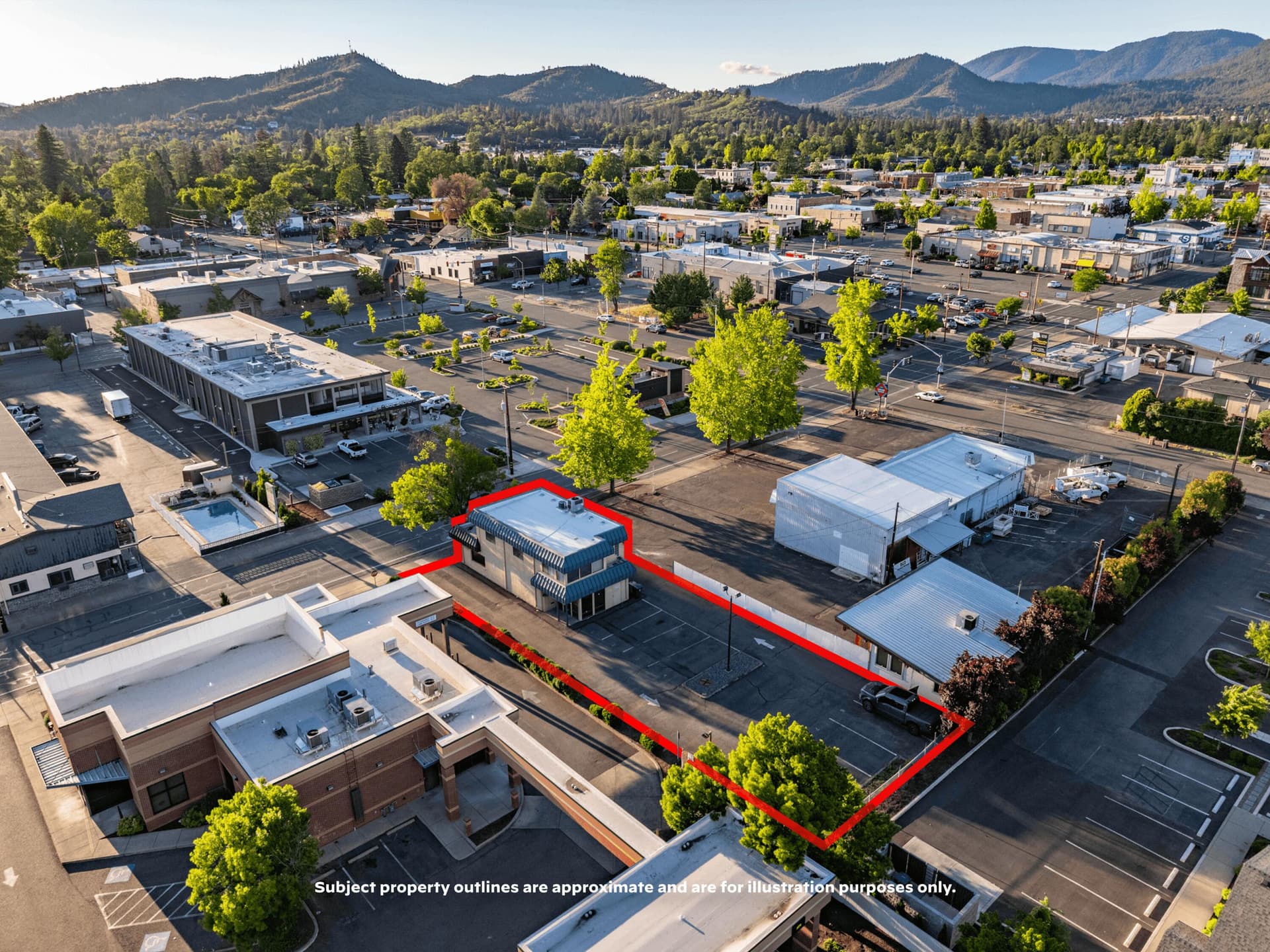 735-01. Photo 1 of 68, 735 SE 7th Street, Grants Pass, OR 97526