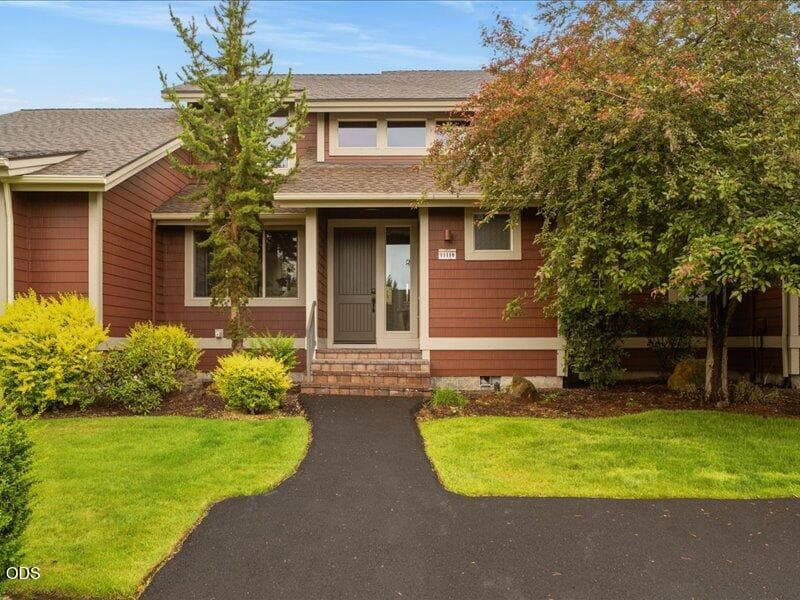 43-Exterior. Photo 2 of 58, 11110 Village Loop, Redmond, OR 97756