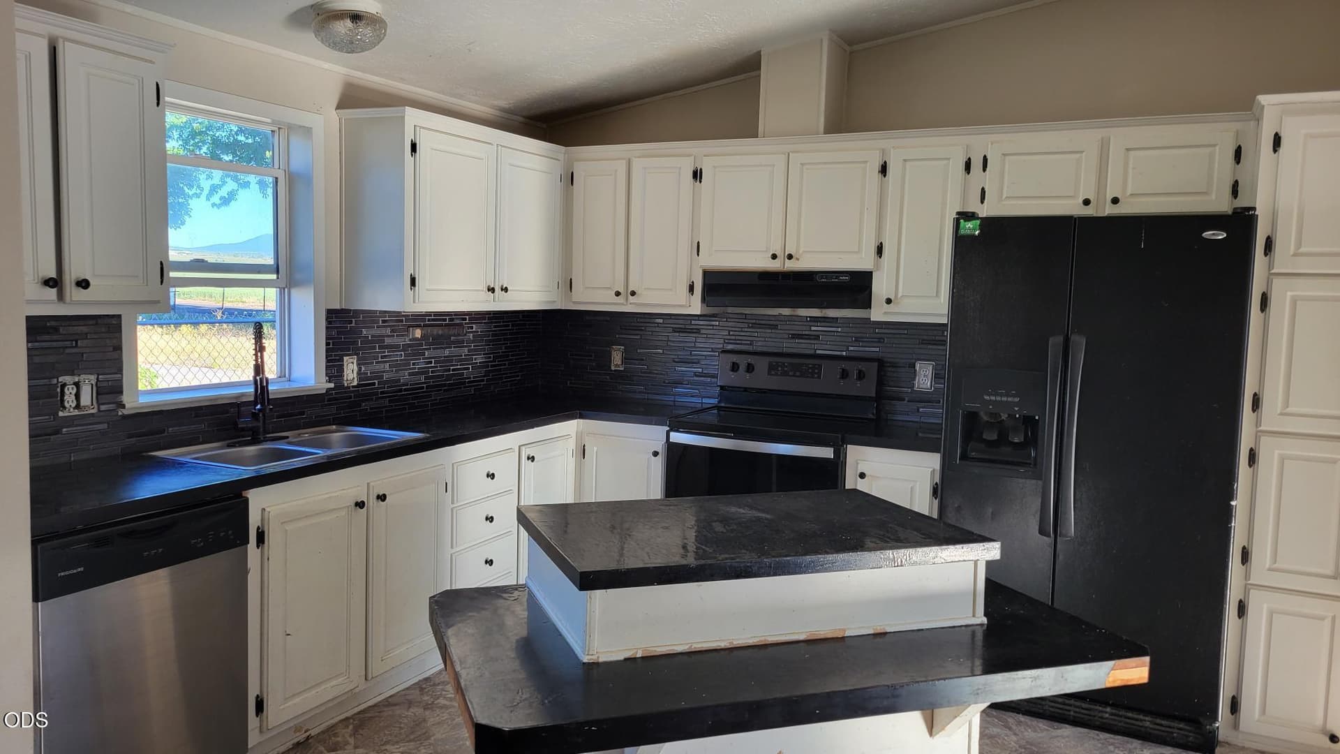 1000053887. Photo 5 of 16, 513 9th Street, Metolius, OR 97741
