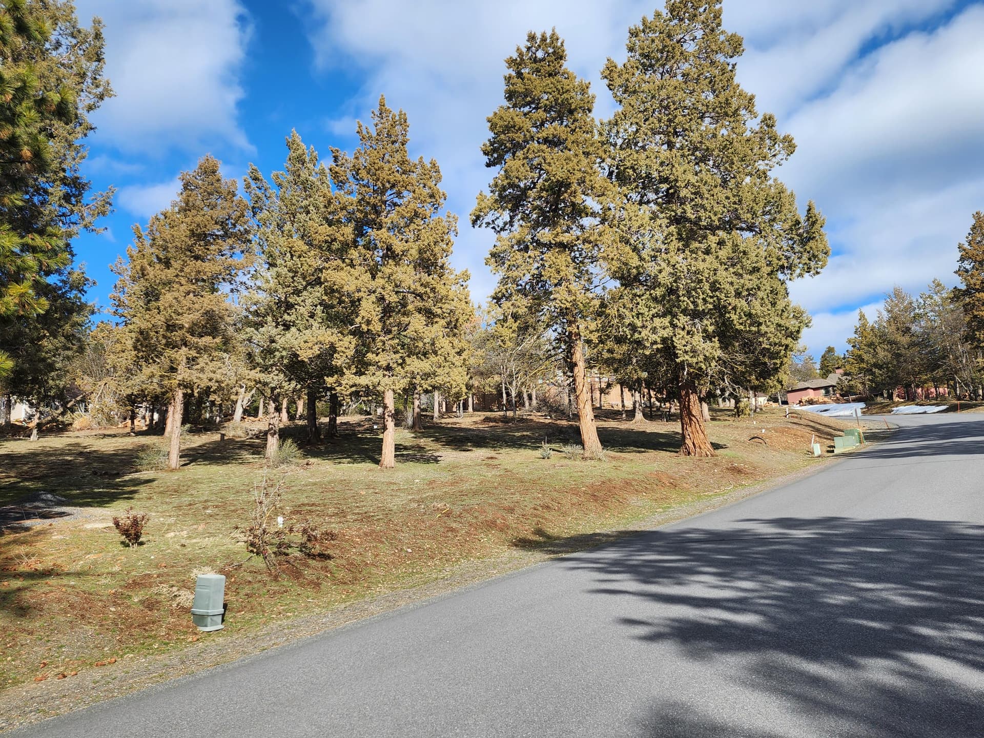 1_260 from road. Photo 1 of 11, Coopers Hawk Unit 260, Klamath Falls, OR 97601