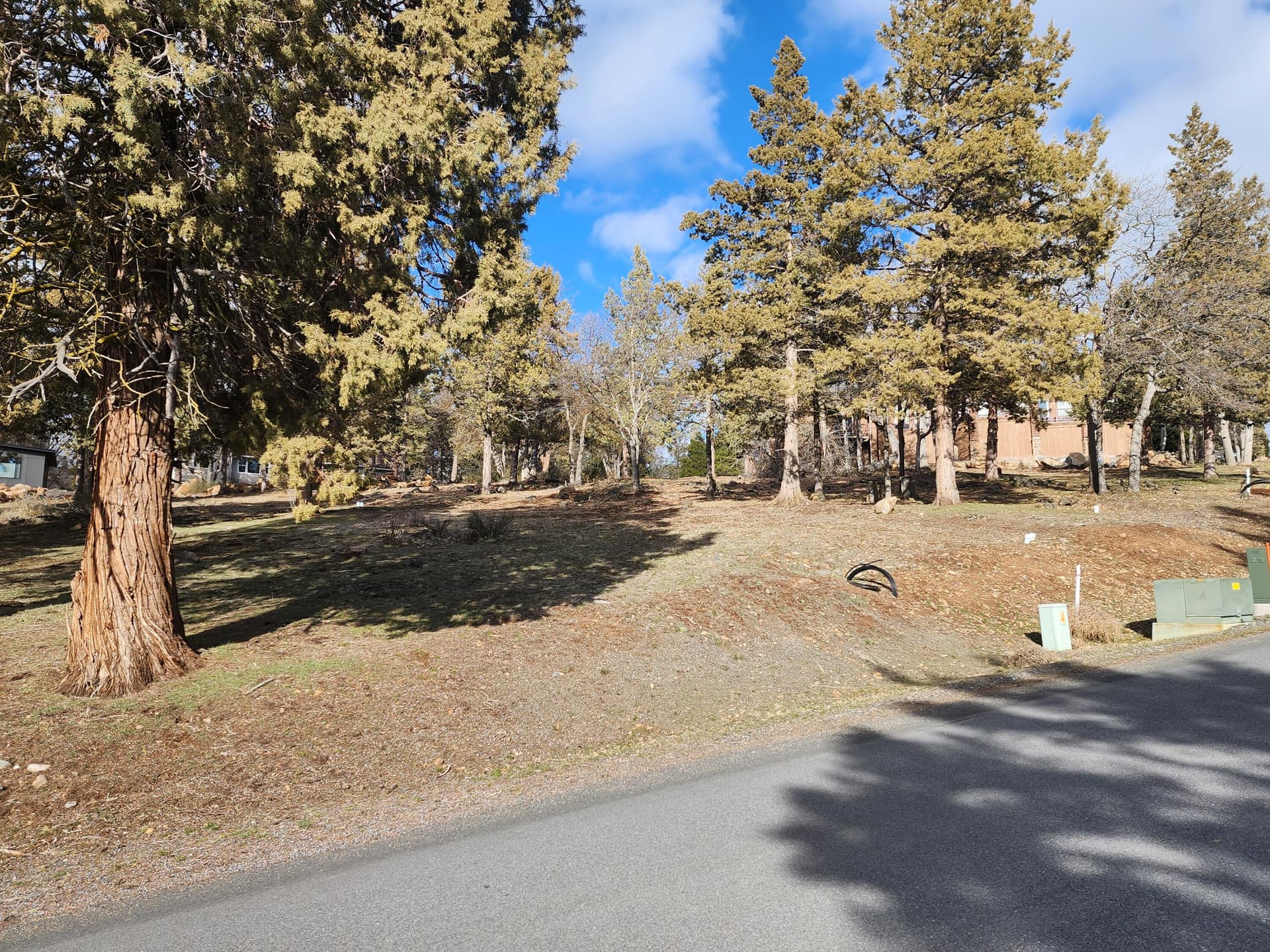 2_260 from road_1. Photo 2 of 11, Coopers Hawk Unit 260, Klamath Falls, OR 97601