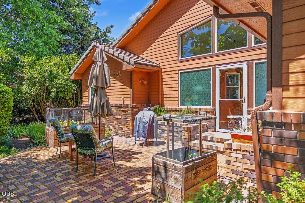Street Side. Photo 2 of 44, 12065 Kestrel Road, Klamath Falls, OR 97601