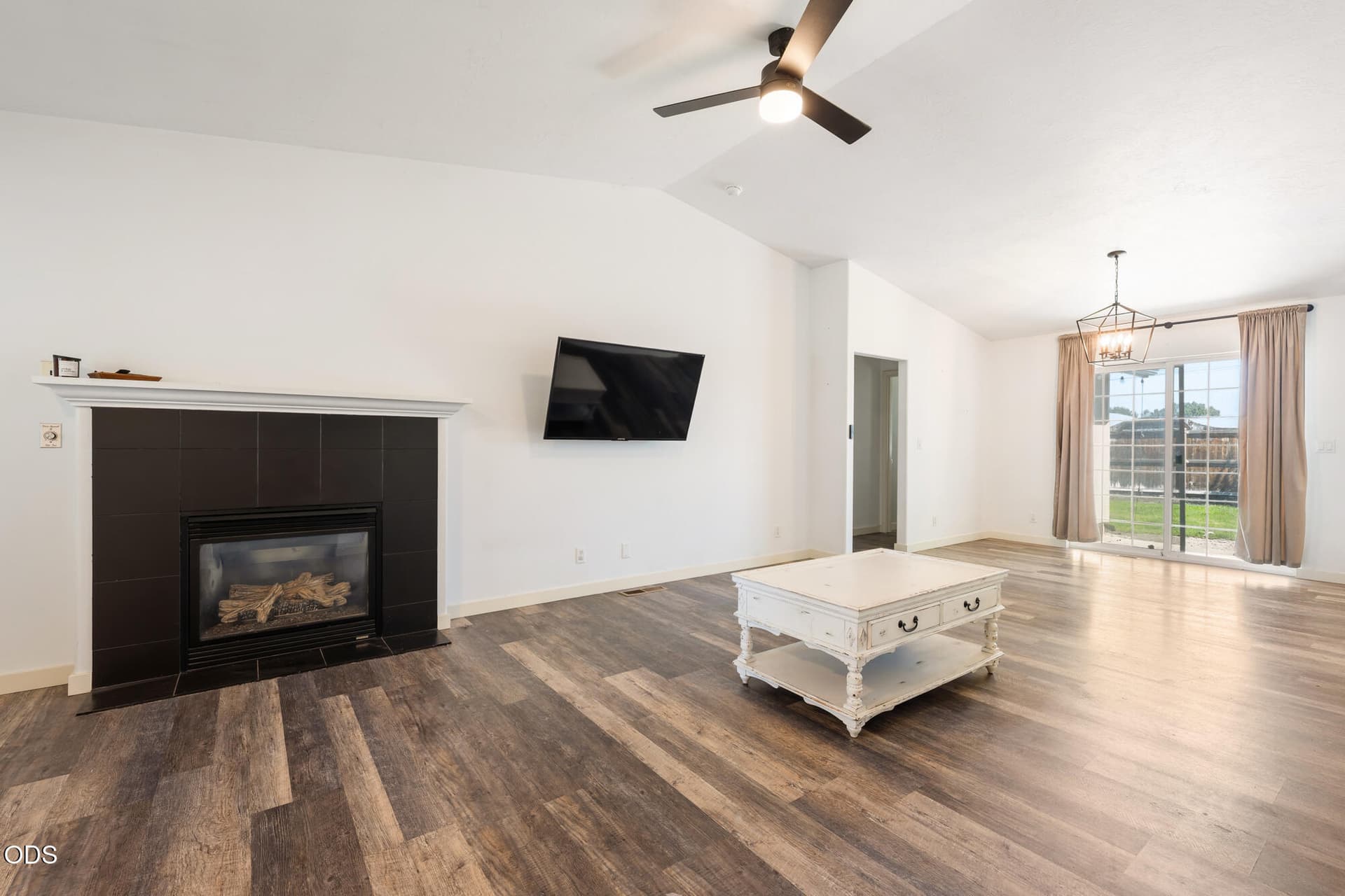 723 NE Stoneridge Loop_ Prineville_ OR 9. Photo 4 of 23, 723 NE Stoneridge Loop, Prineville, OR 97754