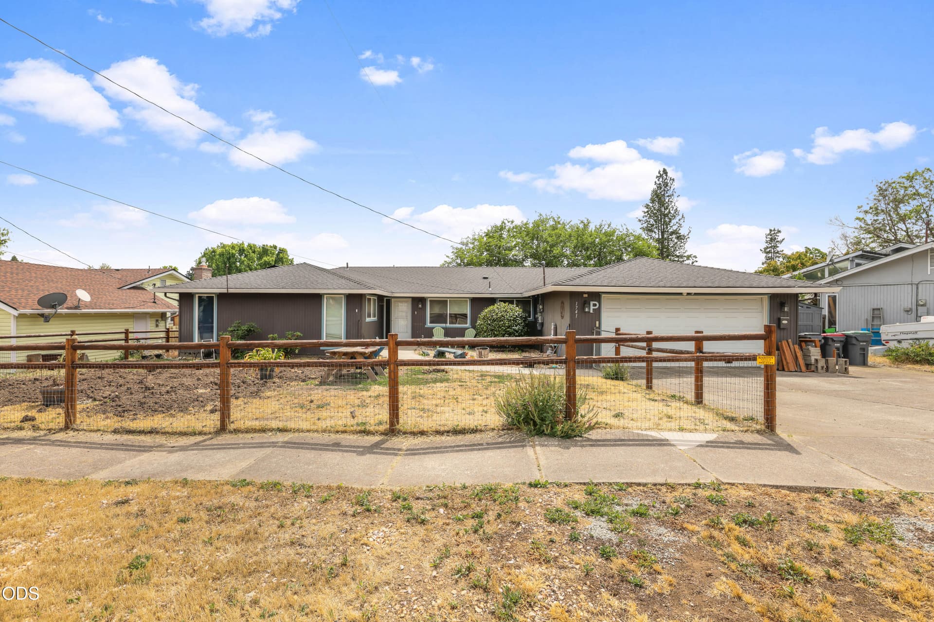 EP1A4404. Photo 2 of 36, 1741 Serenity Drive, Medford, OR 97504