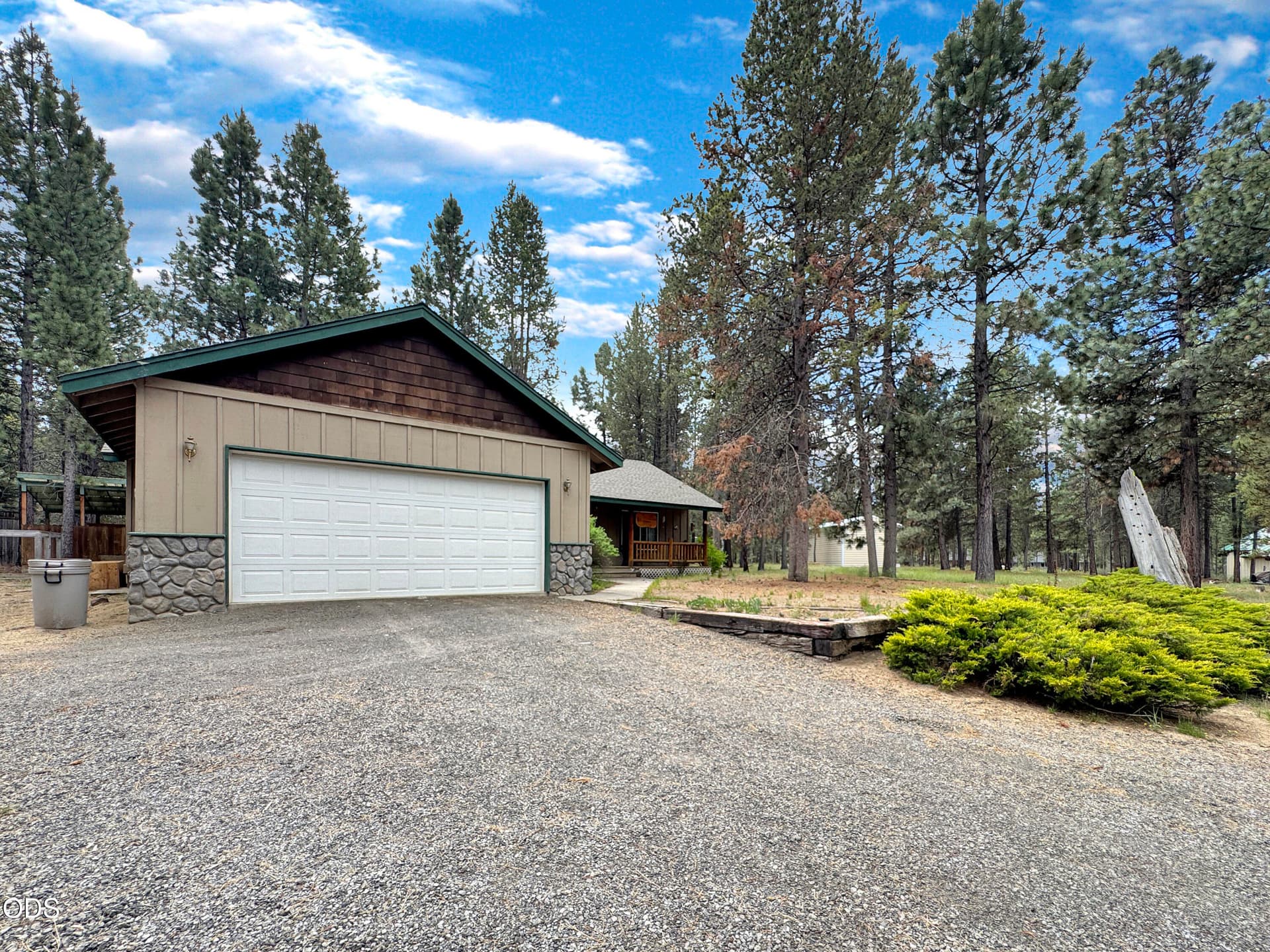 45dd04d606146fd1105f801b805e115030746783. Photo 2 of 31, 14735 Peachwood Court, La Pine, OR 97739