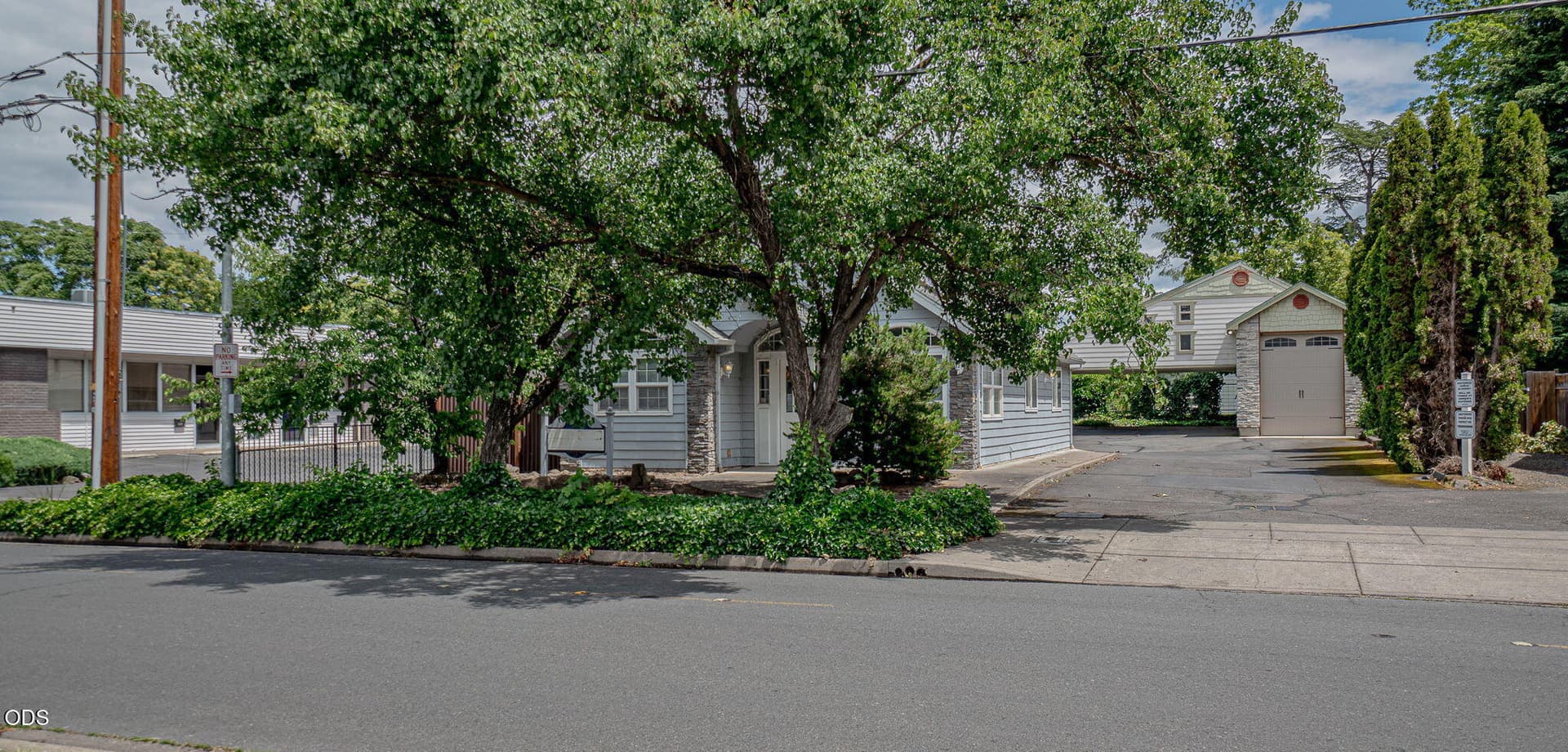 1-web-or-mls-DSC09599-HDR. Photo 2 of 16, 11 Tripp Street, Medford, OR 97504
