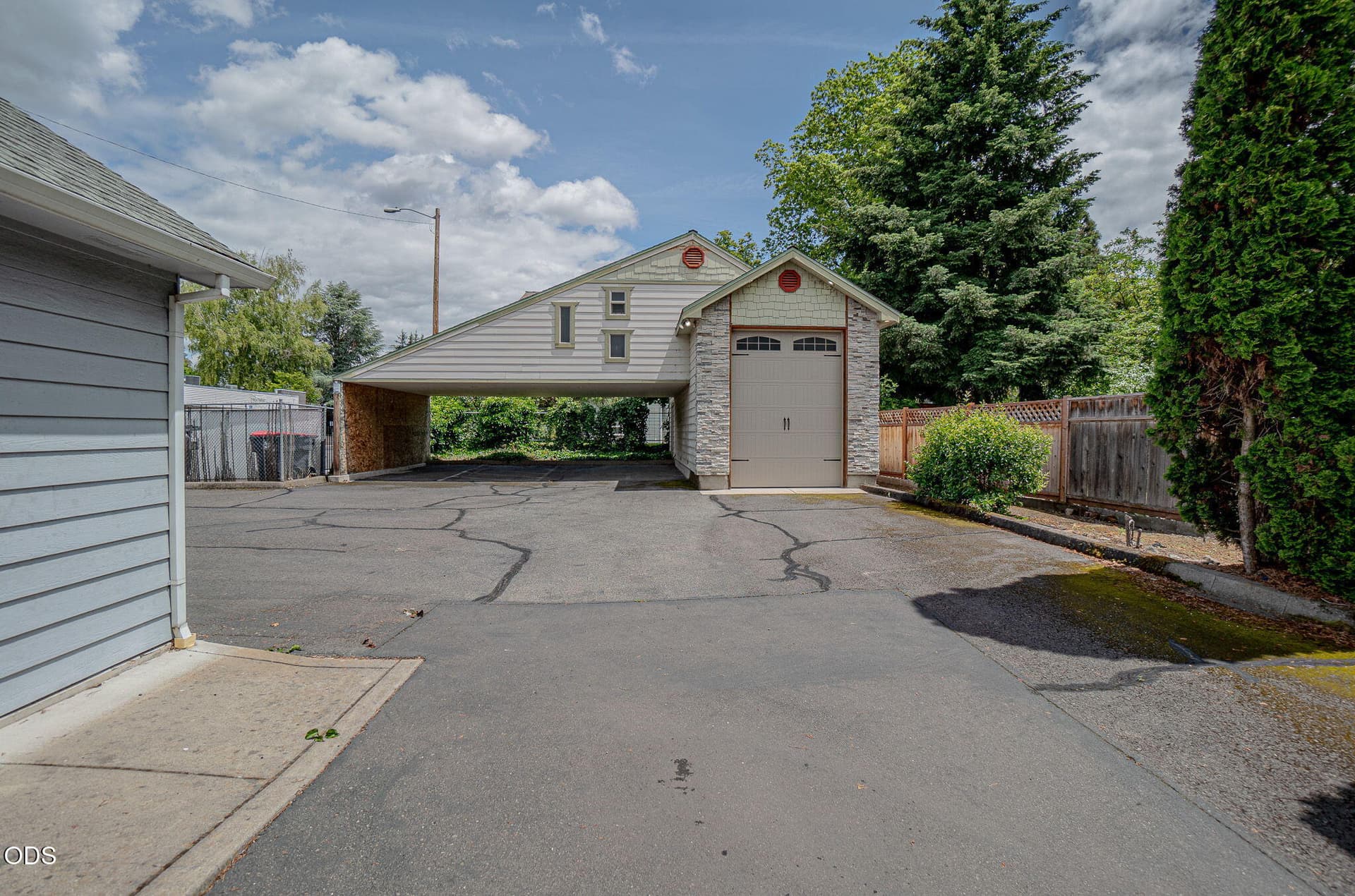 3-web-or-mls-DSC09620-HDR. Photo 3 of 16, 11 Tripp Street, Medford, OR 97504