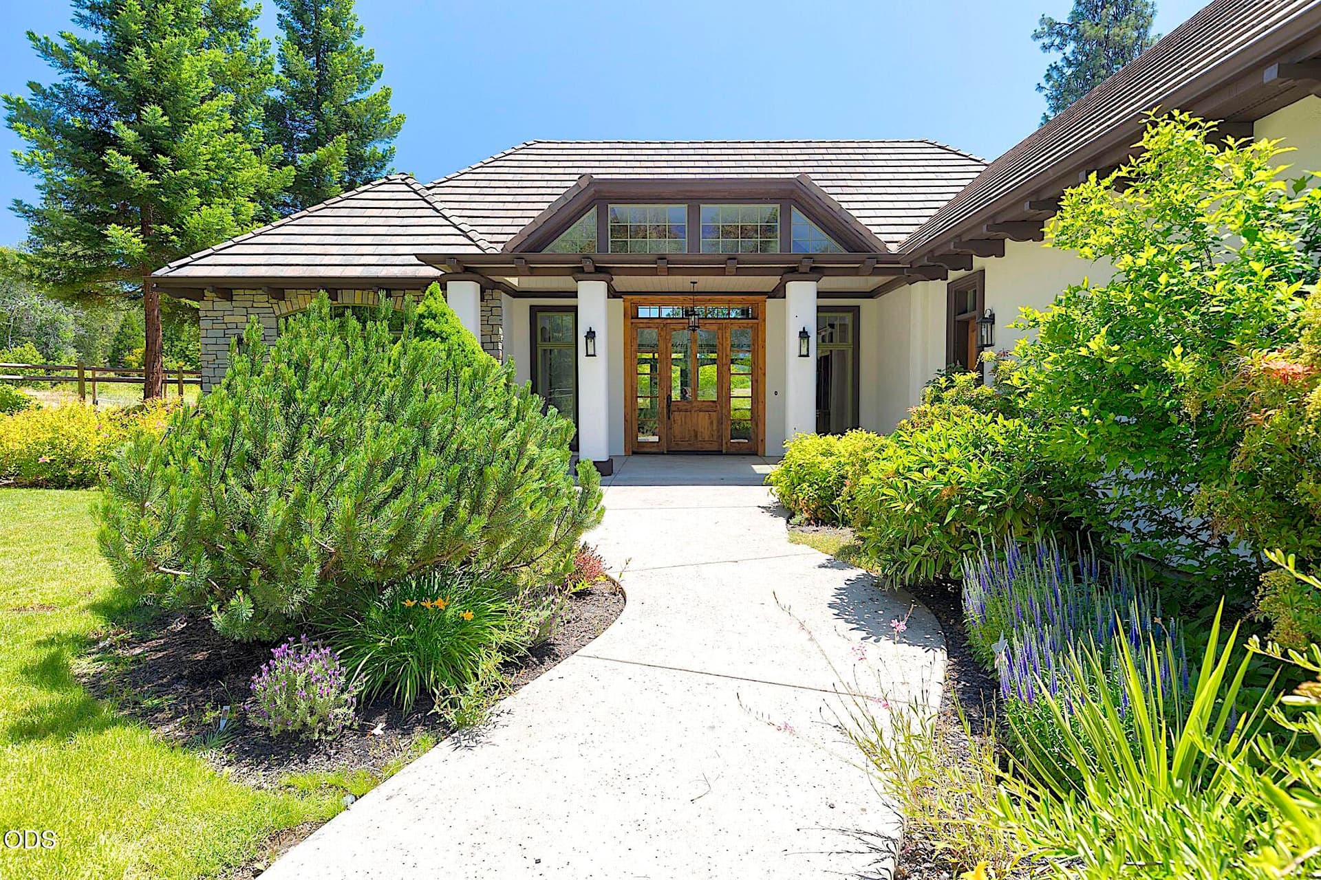 76-web-or-mls-903-nicklaus-point-ln. Photo 1 of 88, 903 Nicklaus Point Lane, Grants Pass, OR 97526
