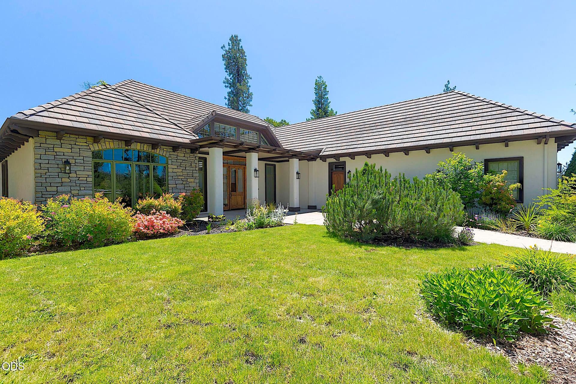 79-web-or-mls-903-nicklaus-point-ln. Photo 2 of 88, 903 Nicklaus Point Lane, Grants Pass, OR 97526
