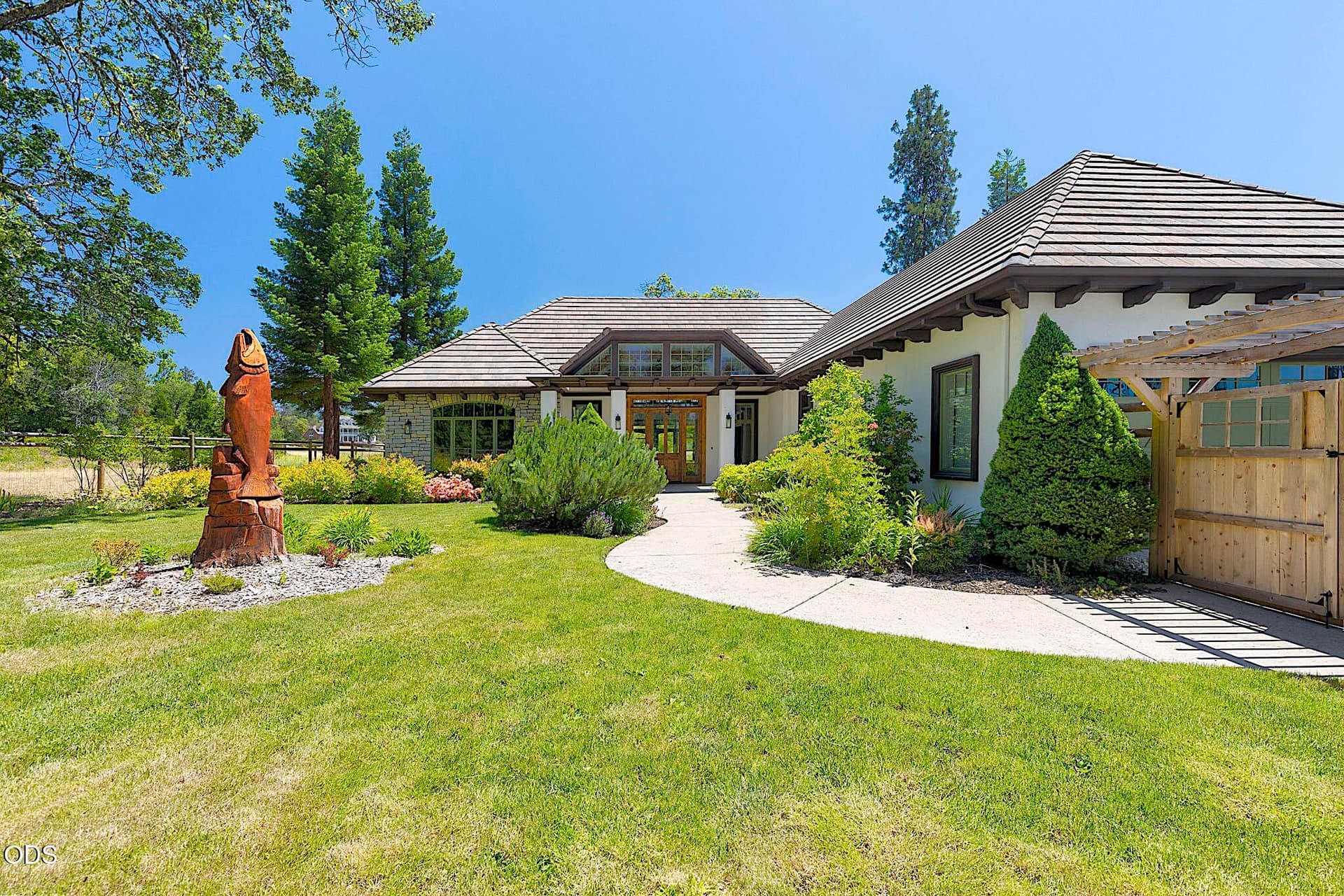81-web-or-mls-903-nicklaus-point-ln. Photo 3 of 88, 903 Nicklaus Point Lane, Grants Pass, OR 97526