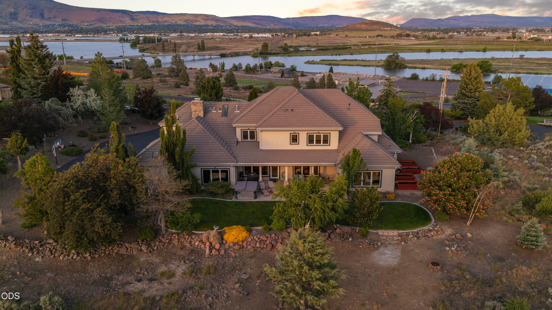 003. Photo 3 of 76, 2646 Fairway Drive, Klamath Falls, OR 97601