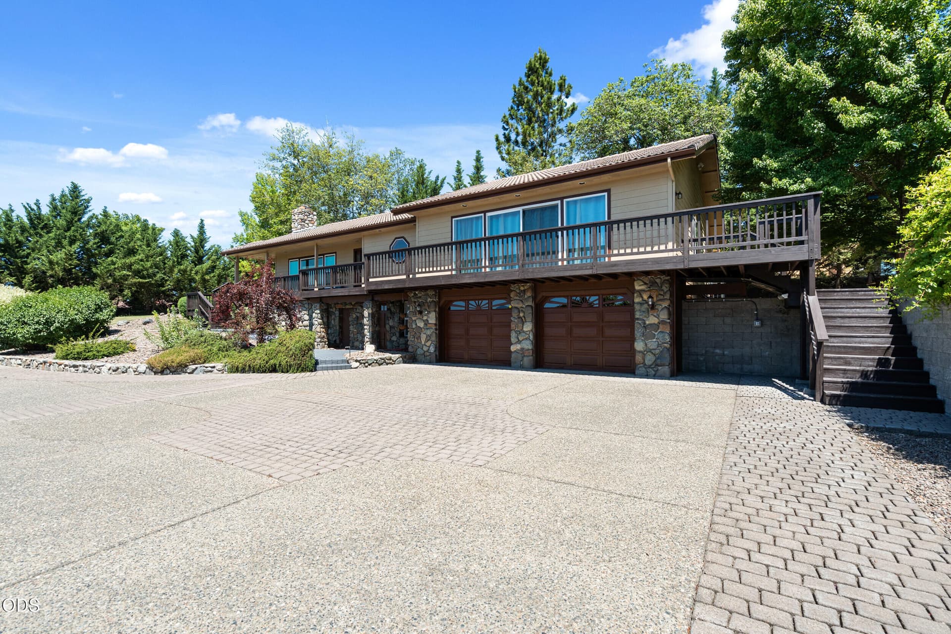 44_1438 ne sherman ln-14. Photo 5 of 64, 1438 NE Sherman Lane, Grants Pass, OR 97526