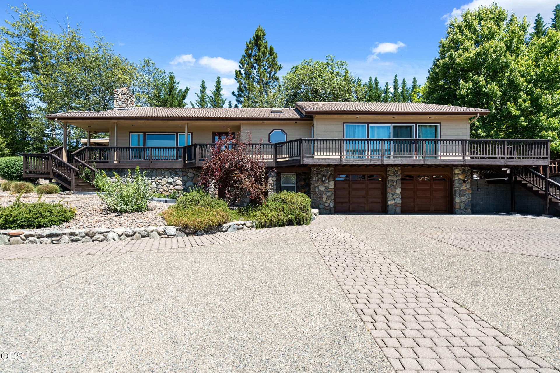 1_1438 ne sherman ln-13. Photo 3 of 64, 1438 NE Sherman Lane, Grants Pass, OR 97526