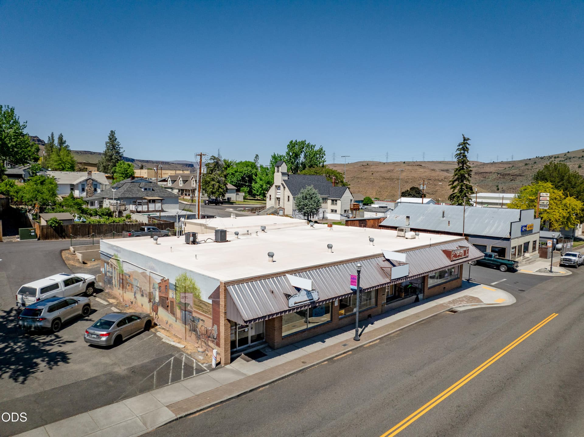 Main Photo. Photo 1 of 7, 502 Deschutes Avenue, Maupin, OR 97037