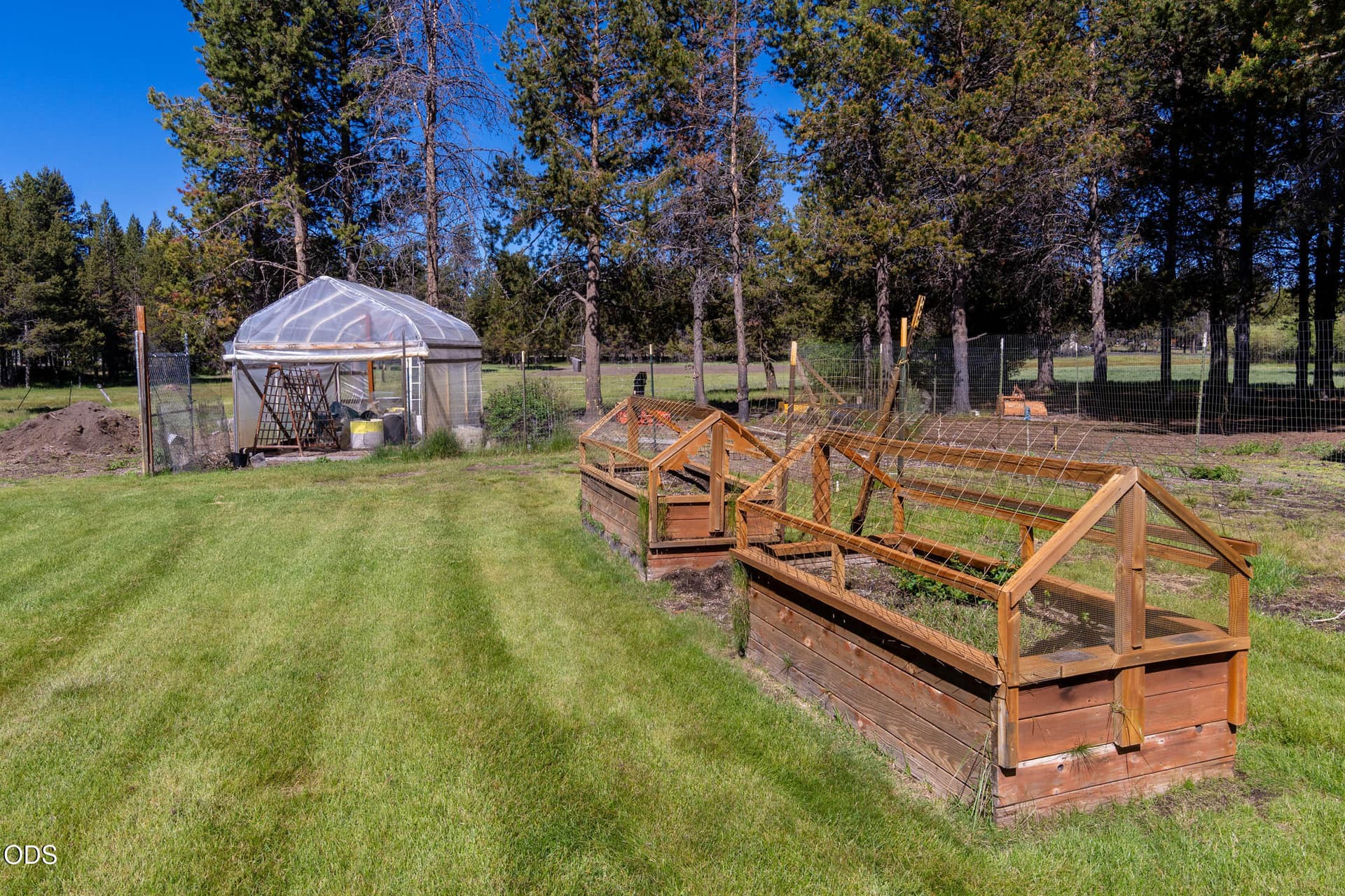 Garden beds/greenhouse. Photo 4 of 32, 52971 Bridge Drive, La Pine, OR 97739