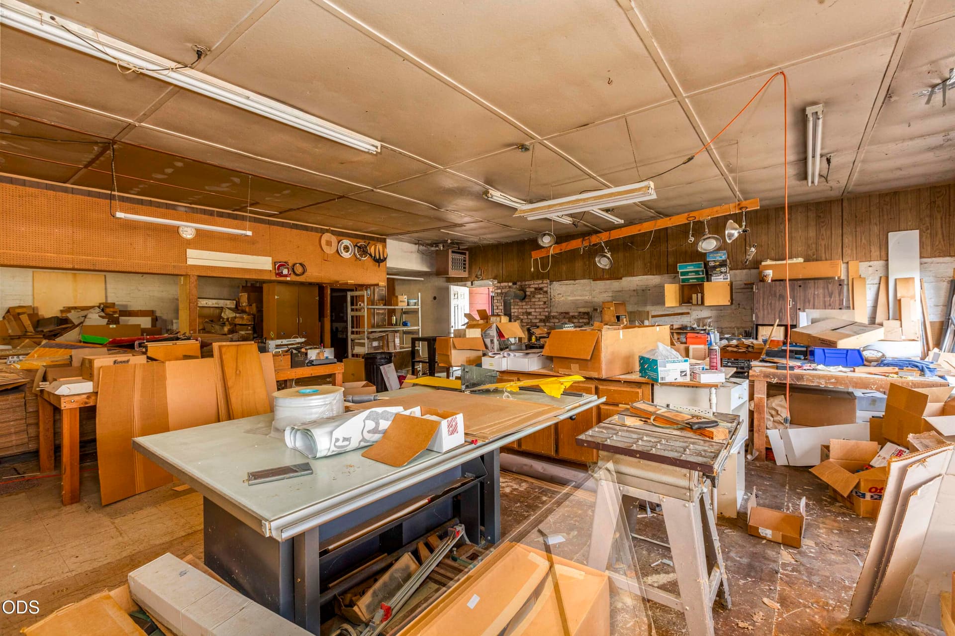 Shop interior. Photo 5 of 17, 8622 E Evans Creek Road, Rogue River, OR 97537