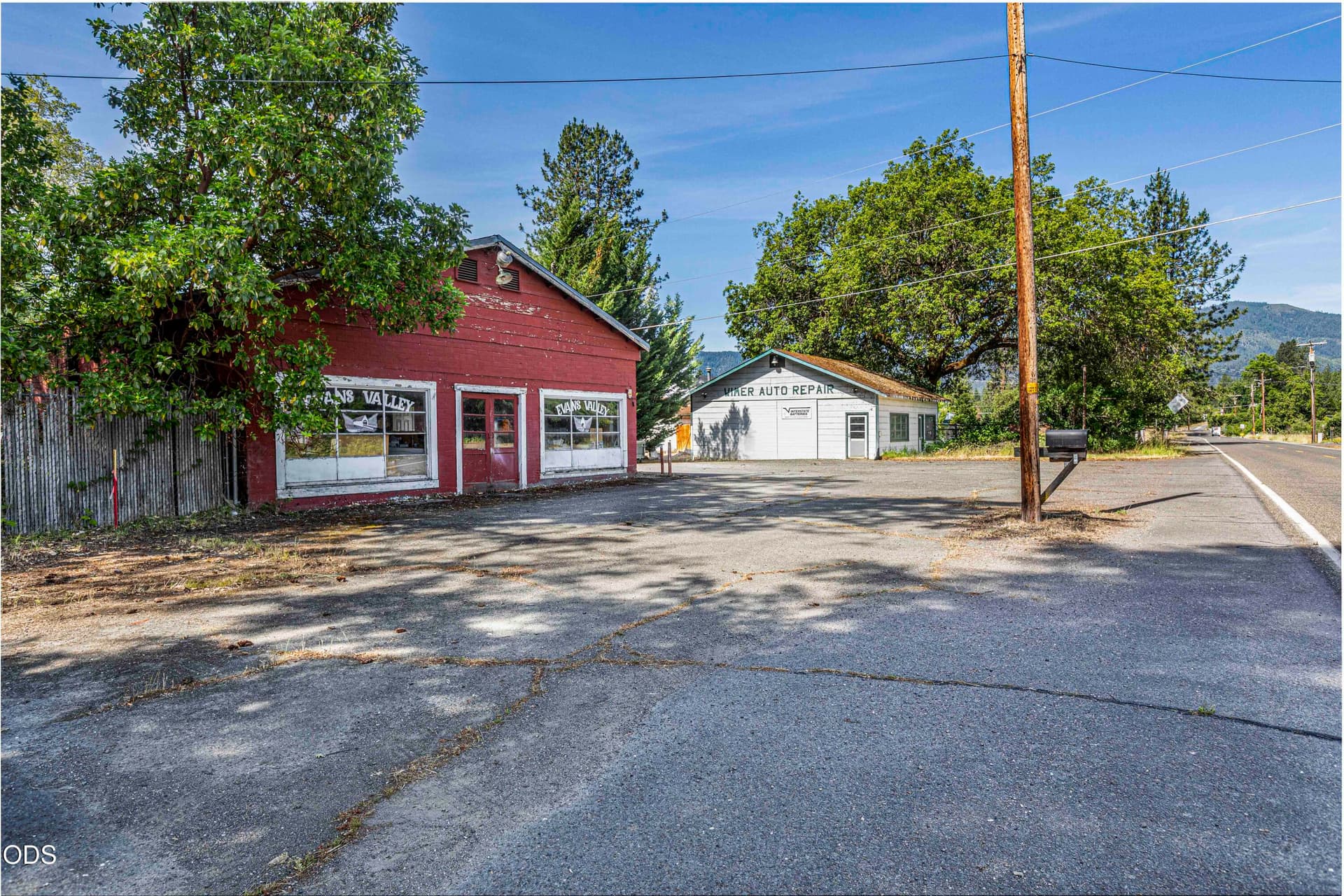 Shop. Photo 2 of 17, 8622 E Evans Creek Road, Rogue River, OR 97537