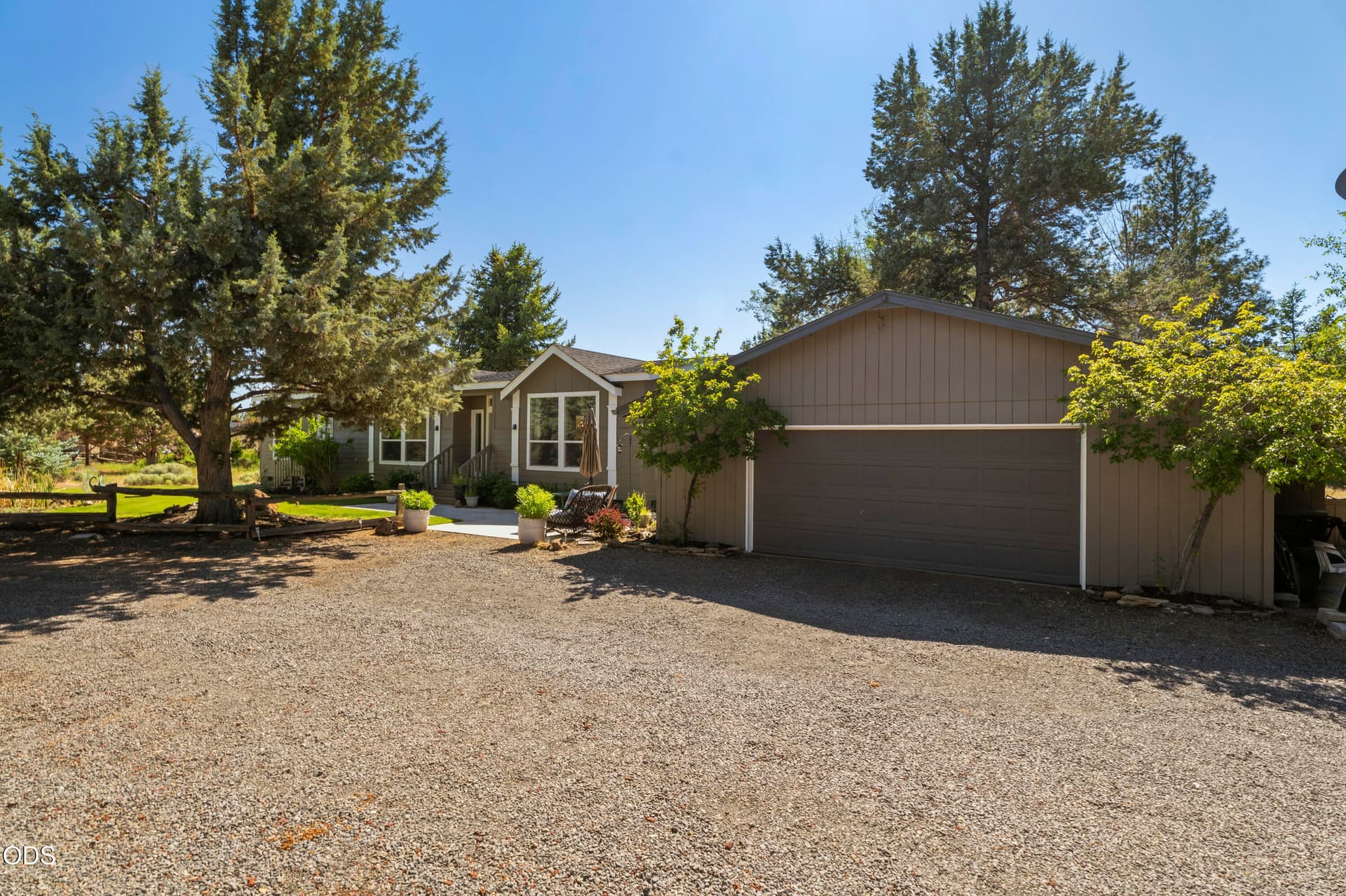 5. Photo 5 of 63, 69592 Lake Drive, Sisters, OR 97759