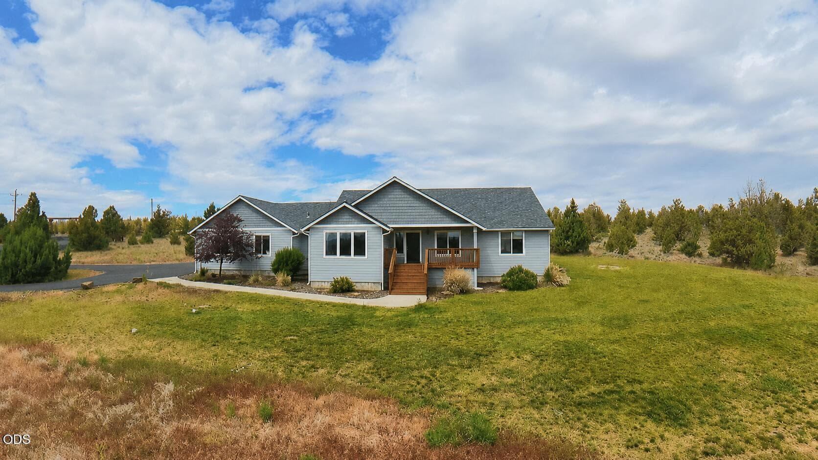 02. Photo 2 of 28, 1305 SE Texas Circle, Prineville, OR 97754