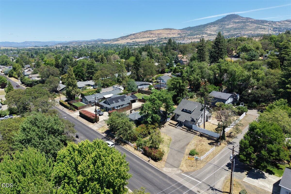 05-Drone 1. Photo 2 of 16, 300 Sunrise Avenue, Medford, OR 97504