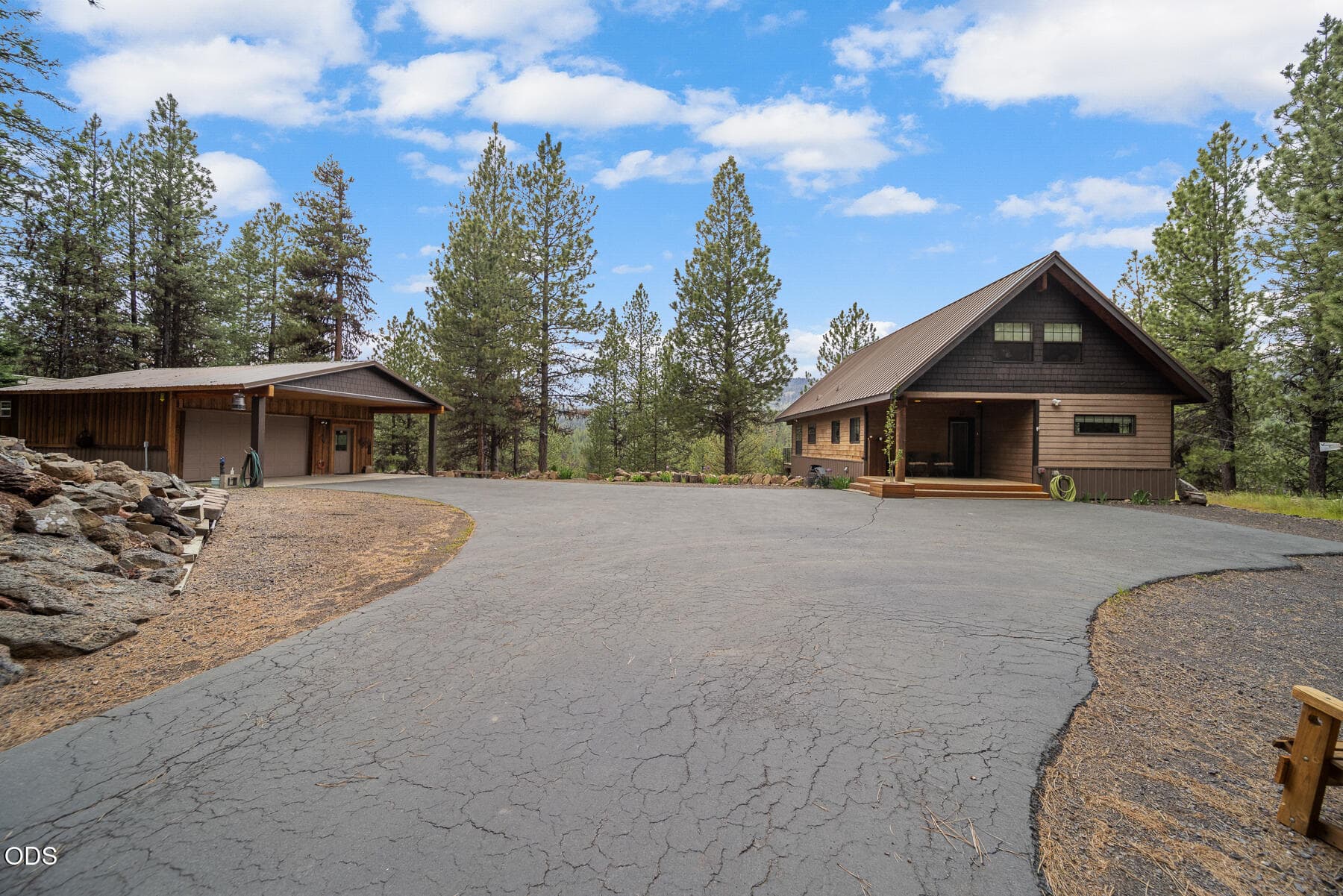 02. Photo 2 of 38, 18144 NE Hamilton Butte Drive, Prineville, OR 97754