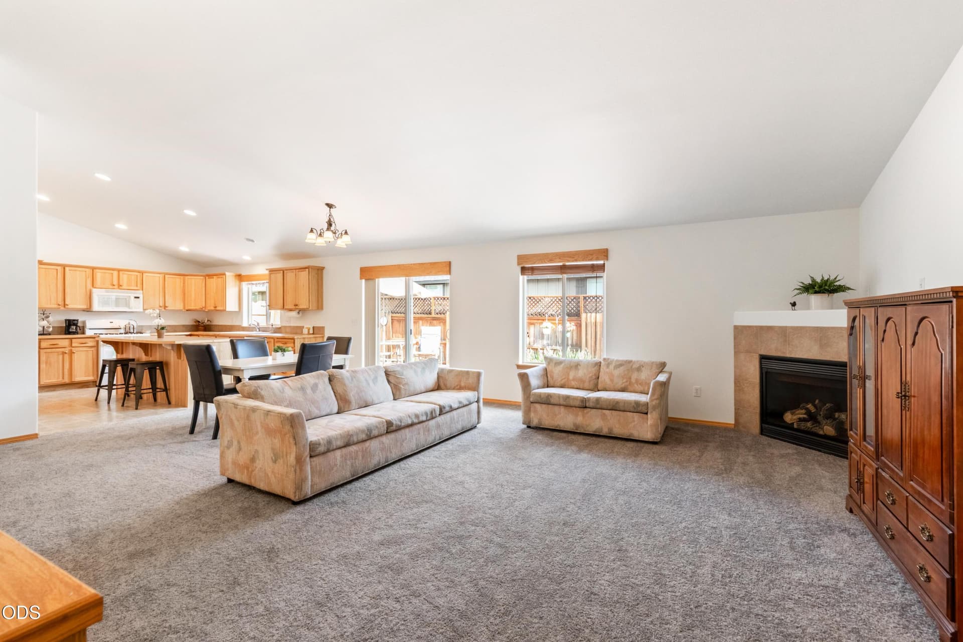 Large Living. Photo 4 of 37, 2035 NW Kilnwood Lane, Redmond, OR 97756