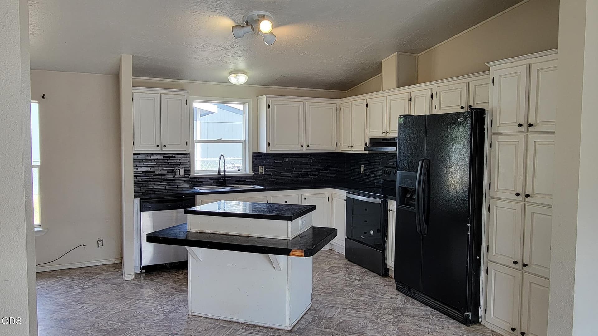 1000054102. Photo 4 of 16, 513 9th Street, Metolius, OR 97741
