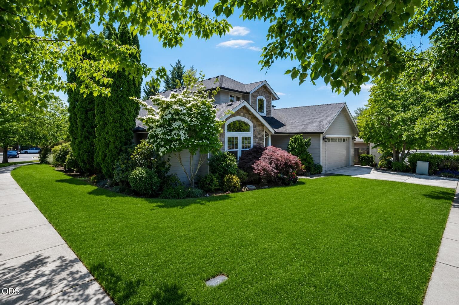 Pic 4. Photo 3 of 35, 3880 Crystal Springs Drive, Medford, OR 97504