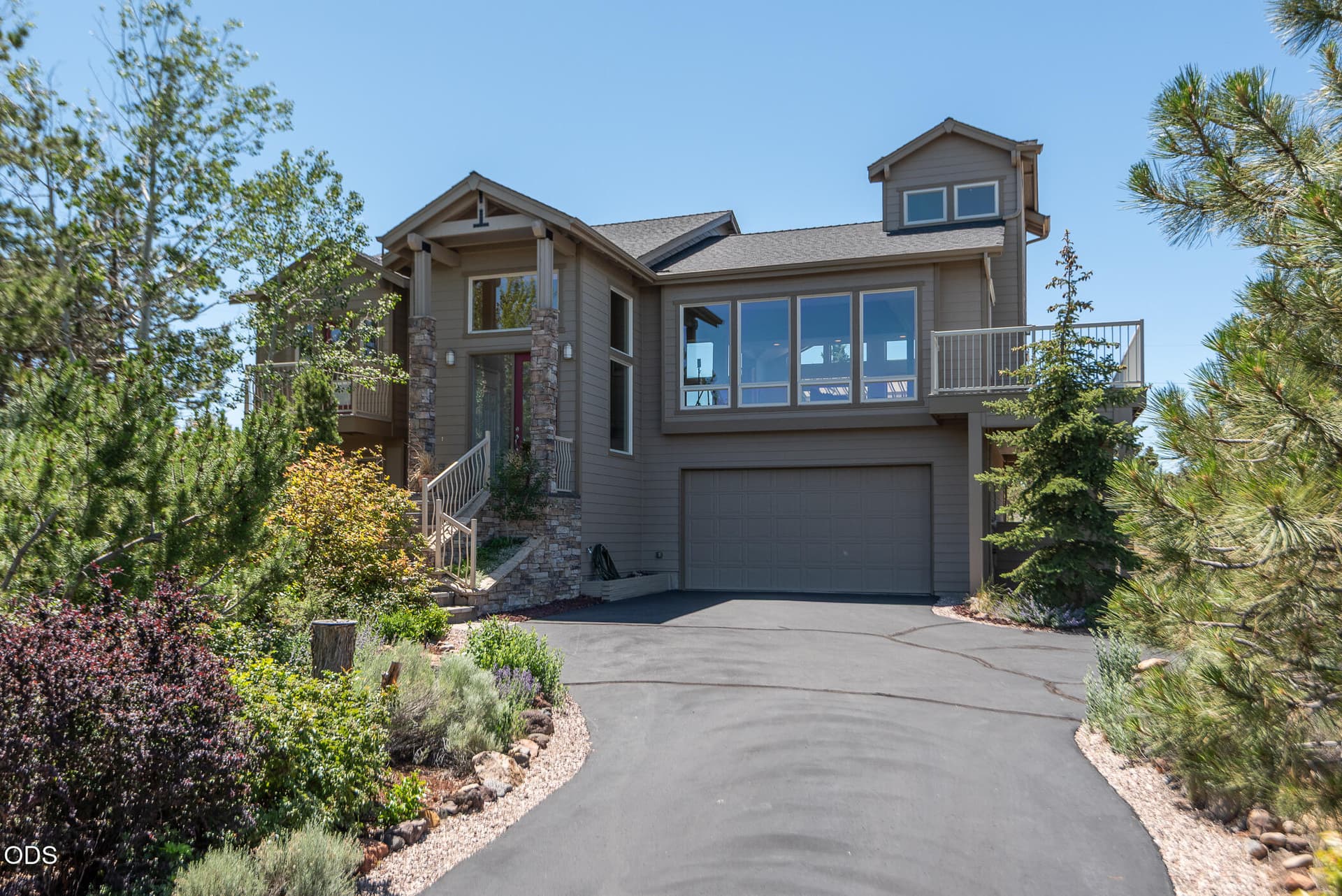 01. Photo 4 of 61, 2269 Hawk Owl Court, Redmond, OR 97756