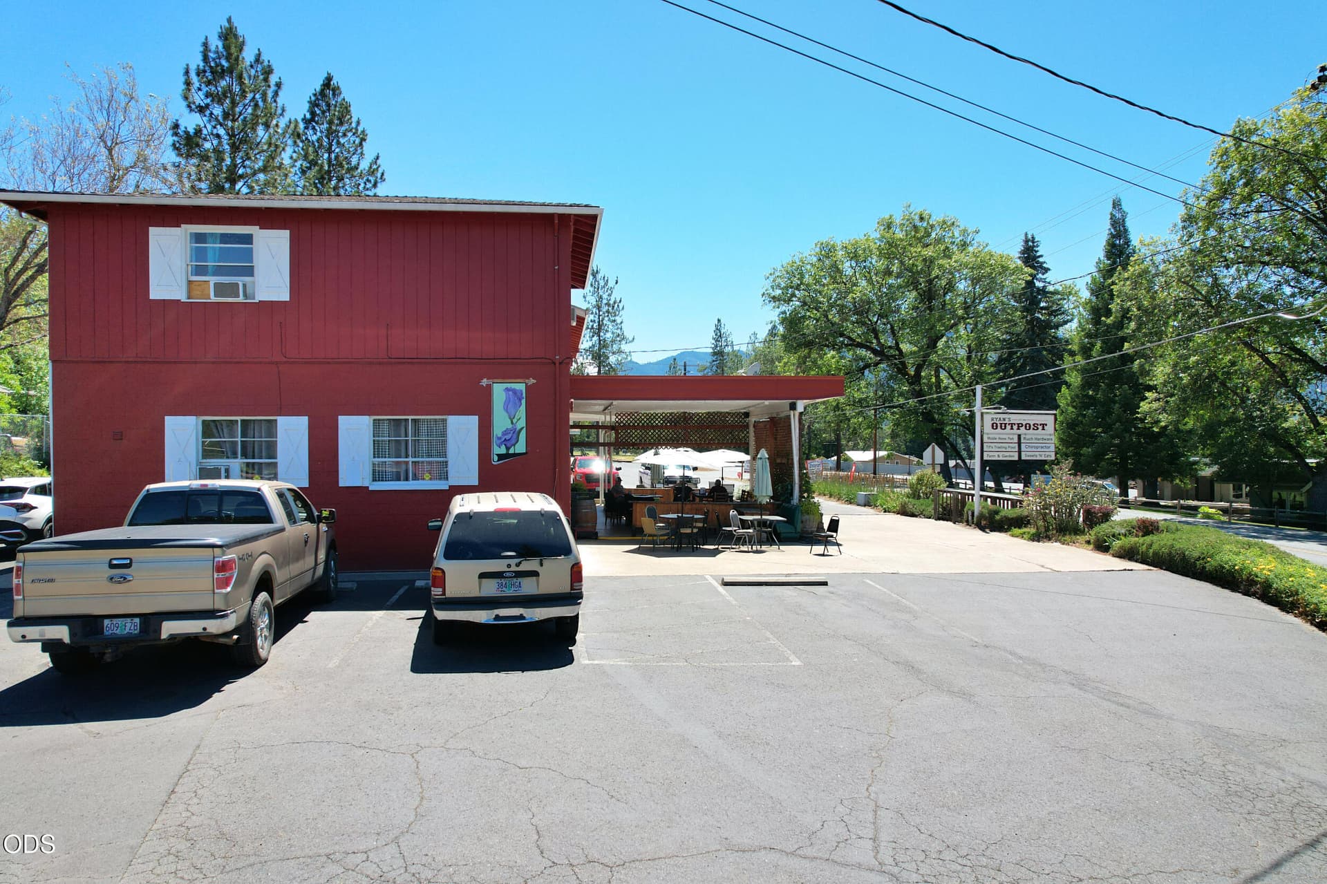 restaurant outdoor seating. Photo 4 of 82, 181 Upper Applegate Road, Jacksonville, OR 97530
