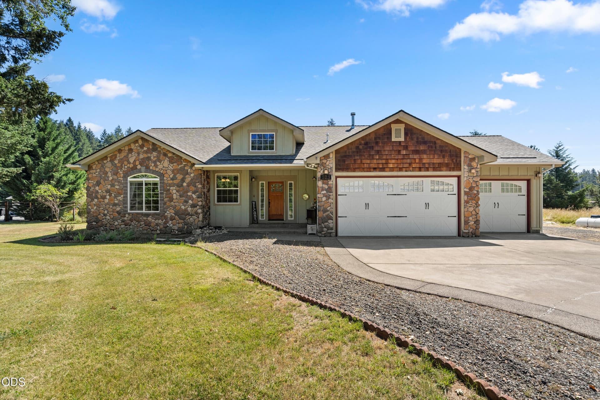 1_ 523 e forks cir, cave junction-25. Photo 1 of 53, 523 E Forks Circle, Cave Junction, OR 97523
