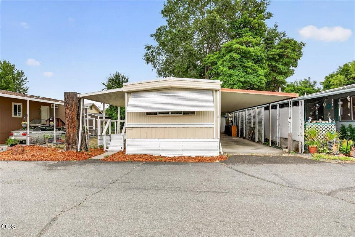 02-2. Photo 1 of 20, 306 Sandlewood Drive, Grants Pass, OR 97526