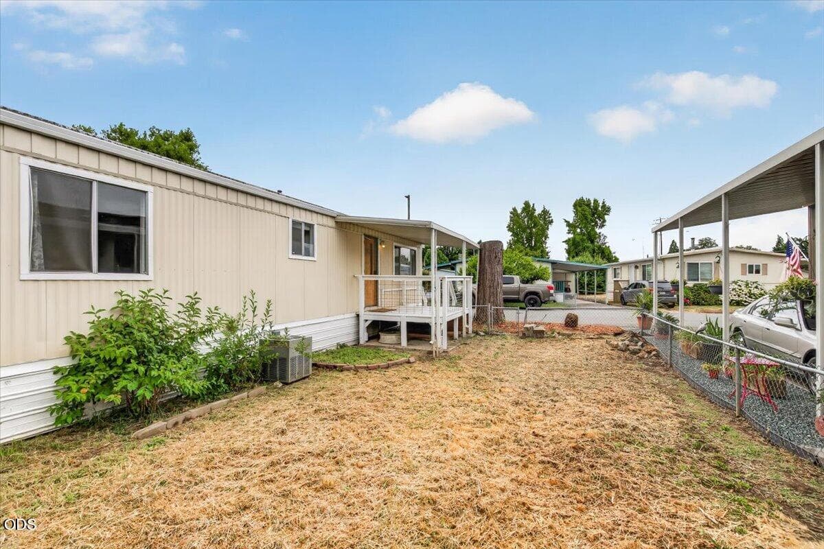 05-5. Photo 3 of 20, 306 Sandlewood Drive, Grants Pass, OR 97526