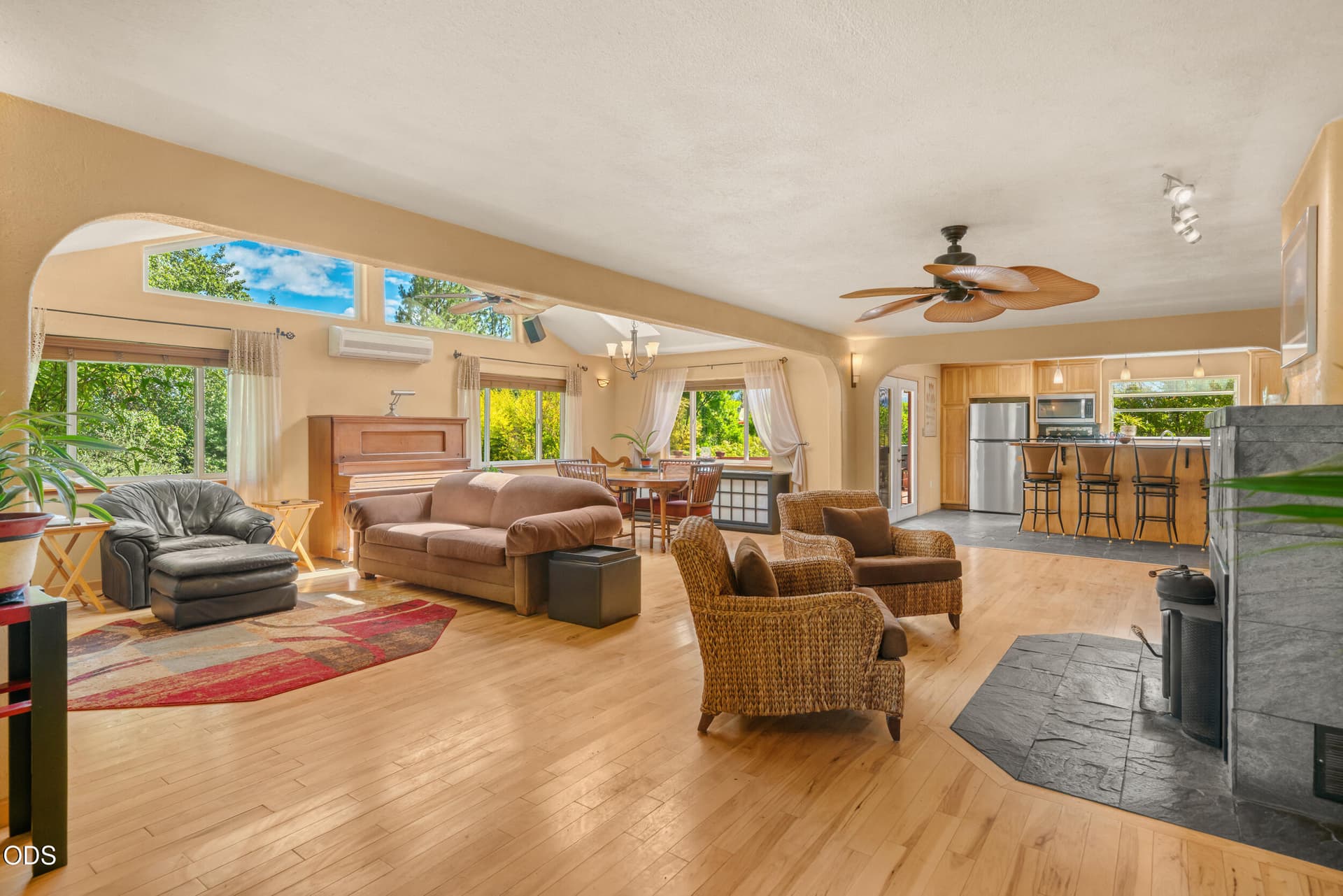 Living Room. Photo 4 of 53, 255 Carmen Road, Talent, OR 97540