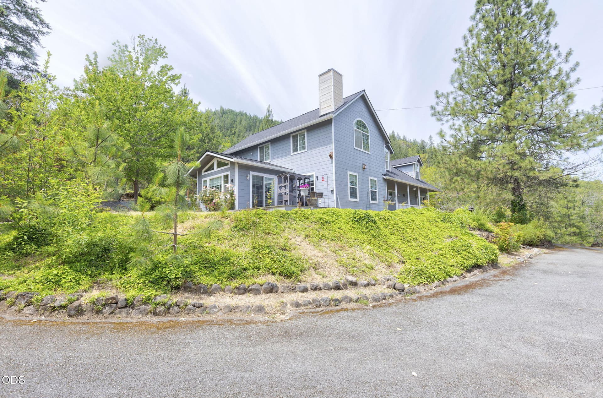 52-web-or-mls-410-schiefflin-gulch-rd. Photo 5 of 68, 410 Schieffelin Gulch Road, Gold Hill, OR 97525