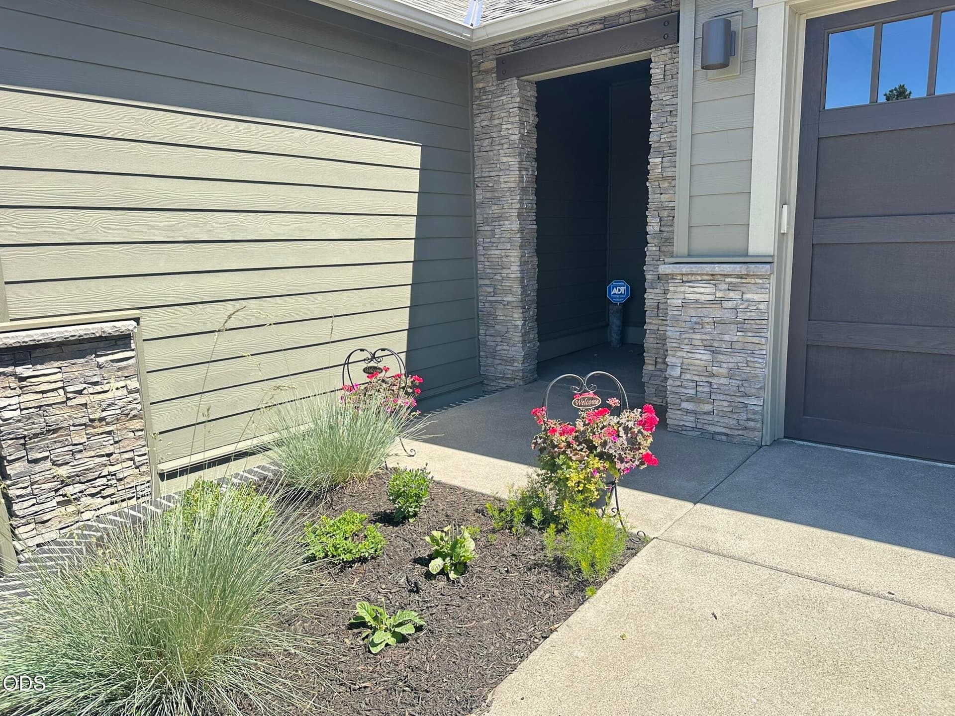 Covered Entry. Photo 5 of 71, 2533 NW Pine Terrace Drive, Bend, OR 97703