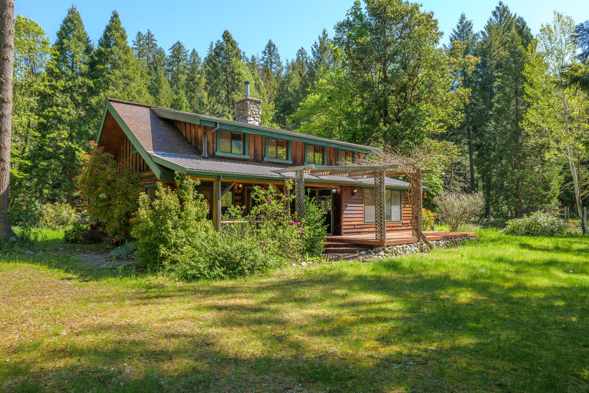 8501DeerCreekRd-003. Photo 2 of 74, 8501 Deer Creek Road, Selma, OR 97538