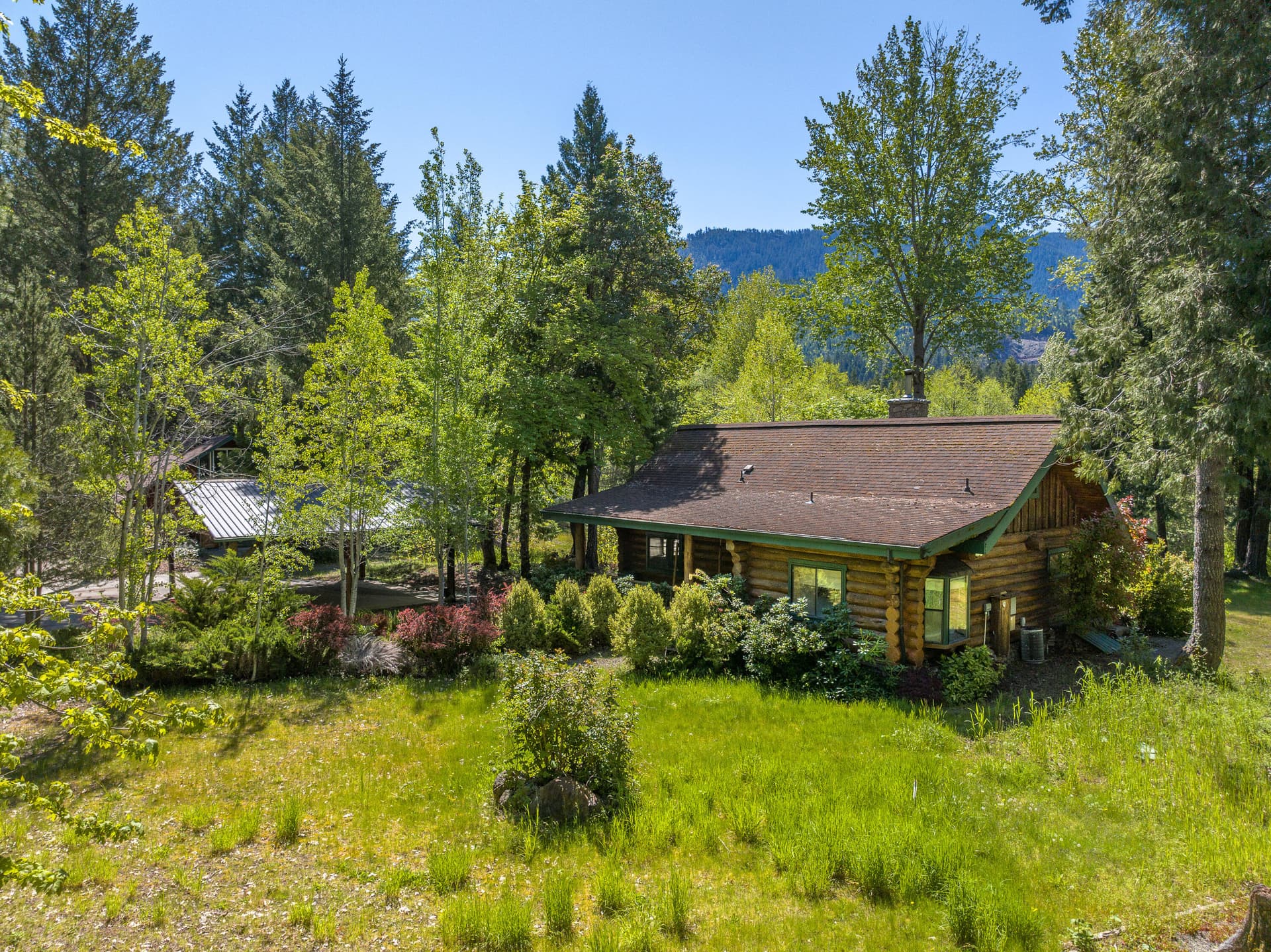 8501DeerCreekRd-004. Photo 5 of 74, 8501 Deer Creek Road, Selma, OR 97538