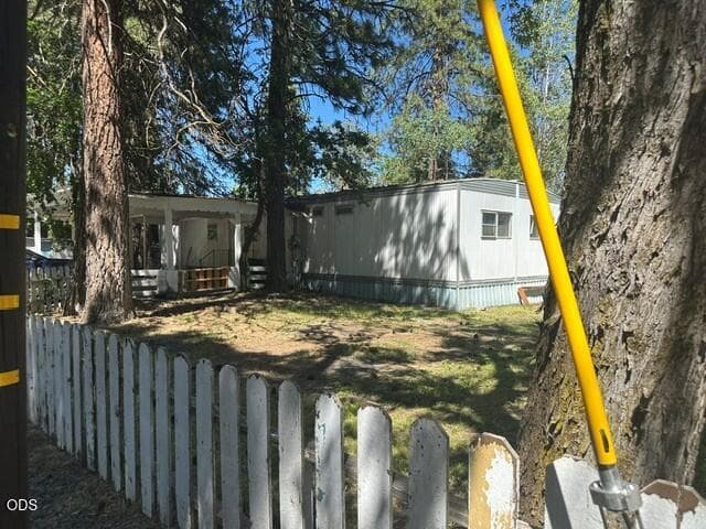 Front. Photo 1 of 14, 10929 McCormick Road, Keno, OR 97627