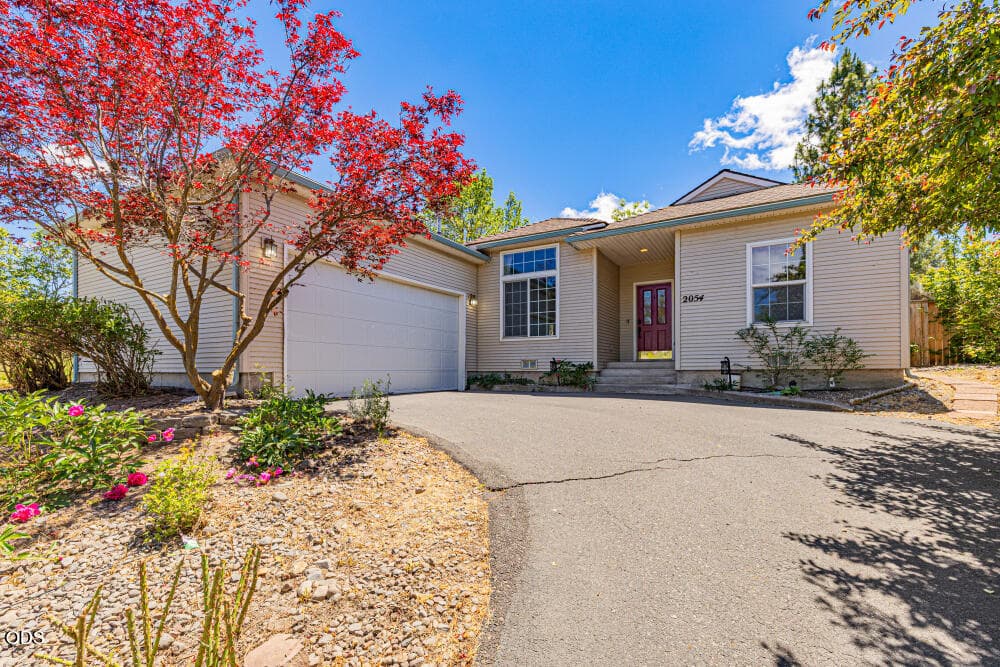 2054CaliforniaAve-43. Photo 2 of 43, 2054 California Avenue, Klamath Falls, OR 97601