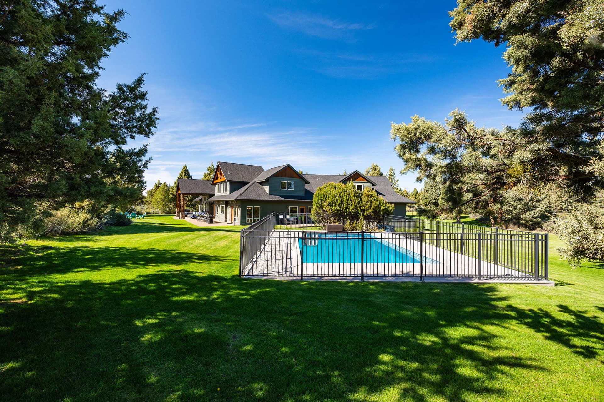 29-web-or-mls-5-6-25 20960 Royal Oak Cir. Photo 4 of 94, 20960 Royal Oak Circle, Bend, OR 97701