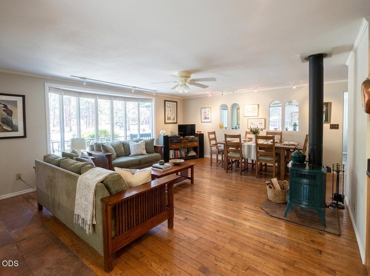 Living Room. Photo 4 of 26, 15634 Ponderosa Lane, Sisters, OR 97759