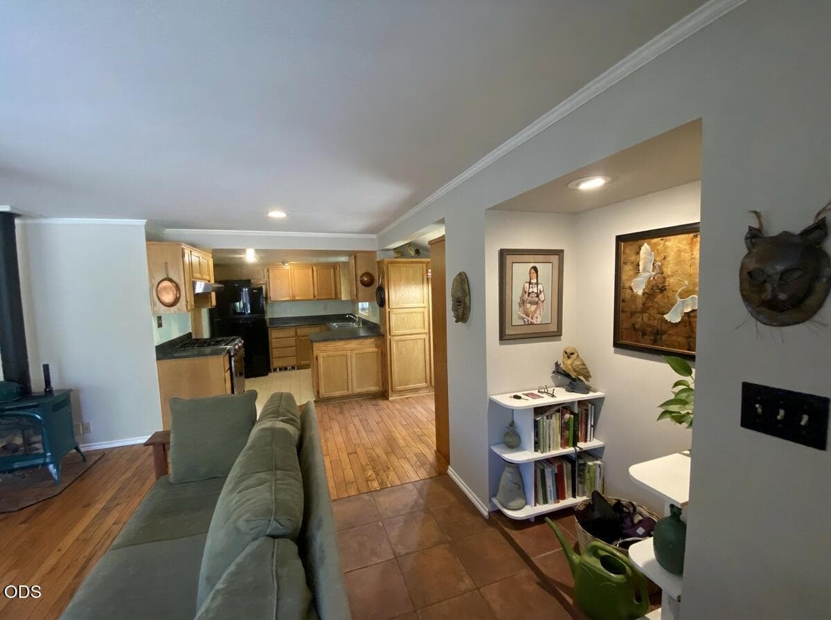 Kitchen/Living Room. Photo 5 of 26, 15634 Ponderosa Lane, Sisters, OR 97759