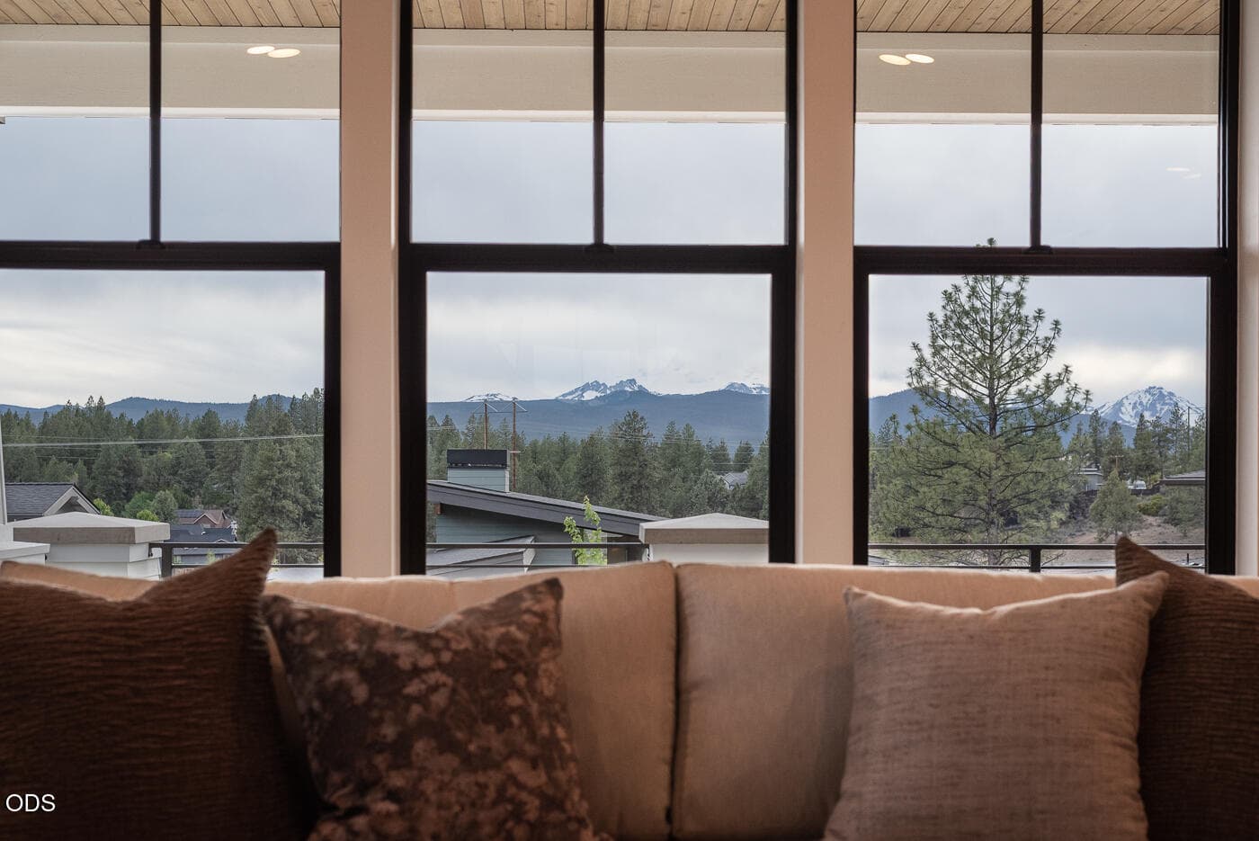Great Room. Photo 5 of 61, 3012 NW Polarstar Court Unit Lot 28, Bend, OR 97703